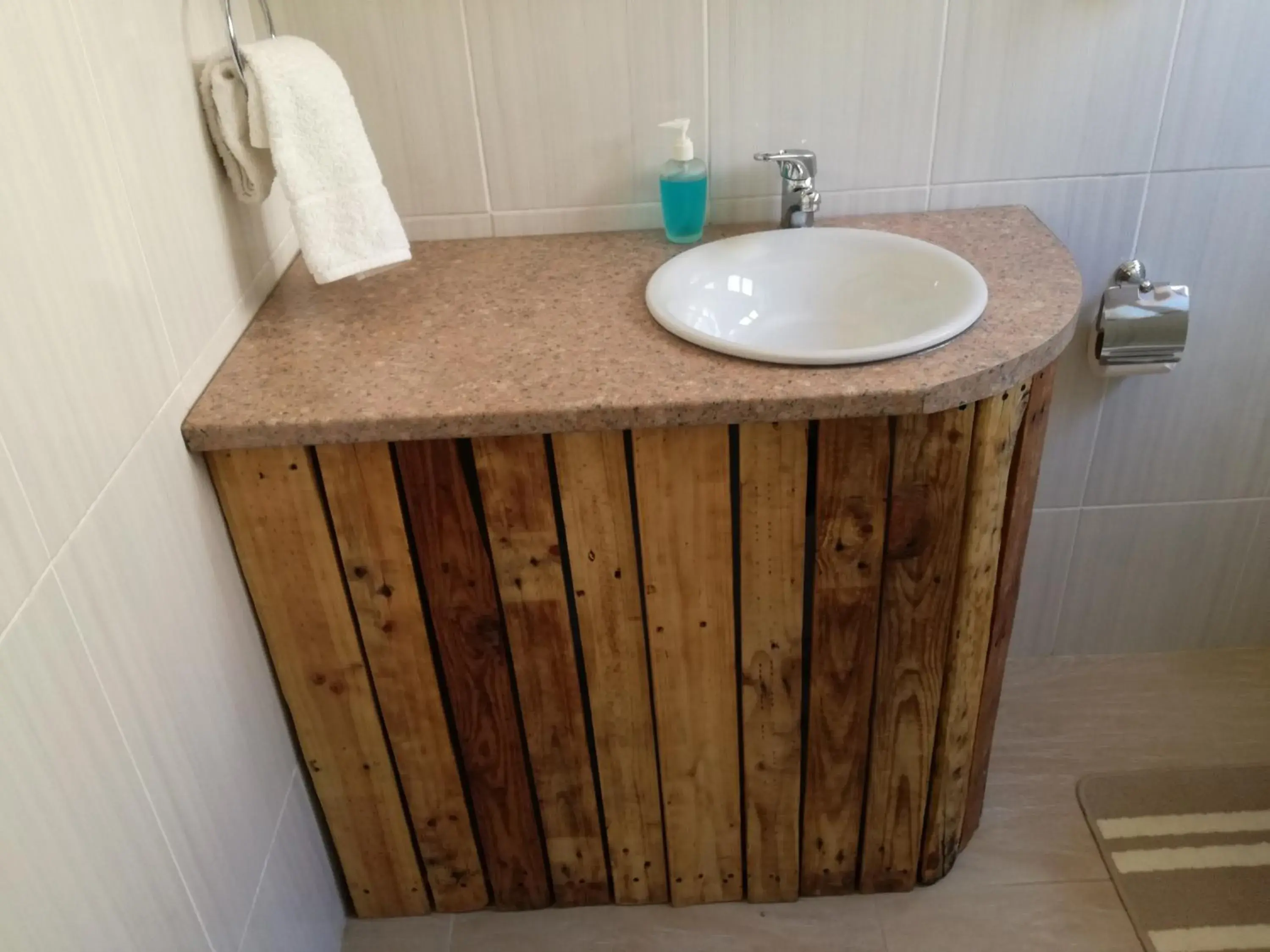 Double Room with Private Bathroom - single occupancy in Chiloto Guest House Double Room with Private Bathroom - single occupancy in Chiloto Guest House