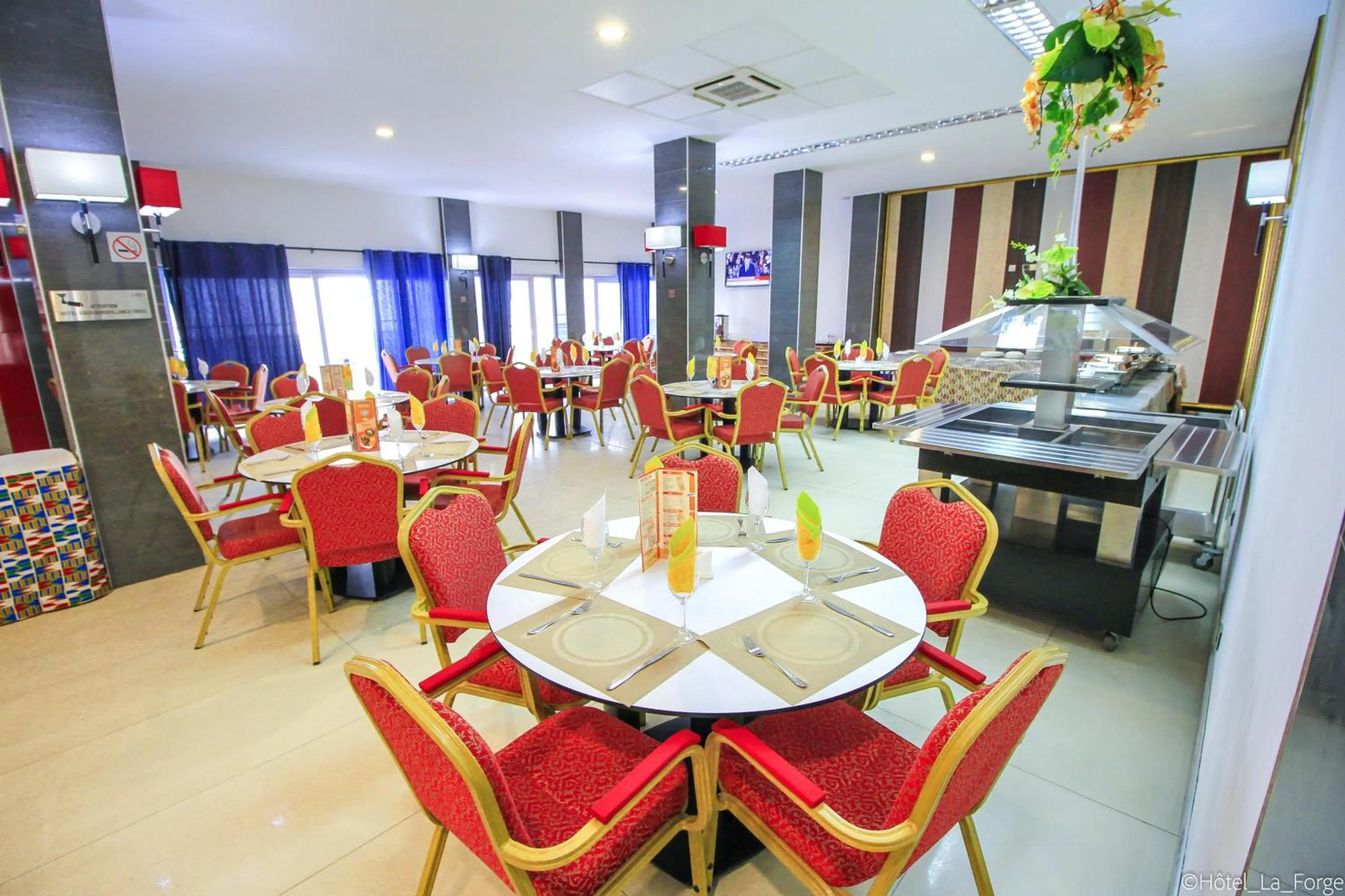 Restaurant/places to eat in Hotel LAFORGE