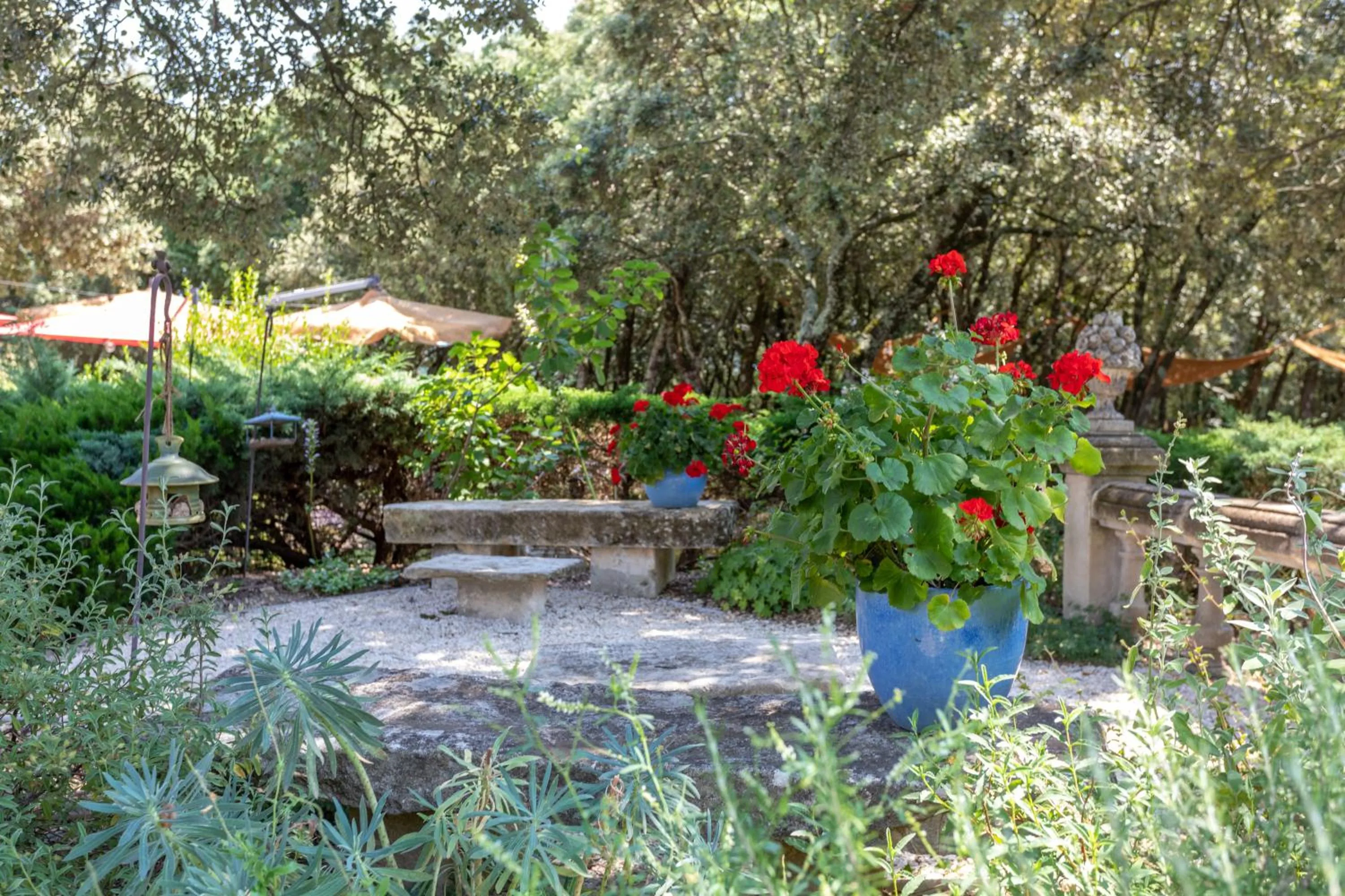 Property building in Logis Hôtel La Bastide De Grignan & Restaurant "La Chênaie"