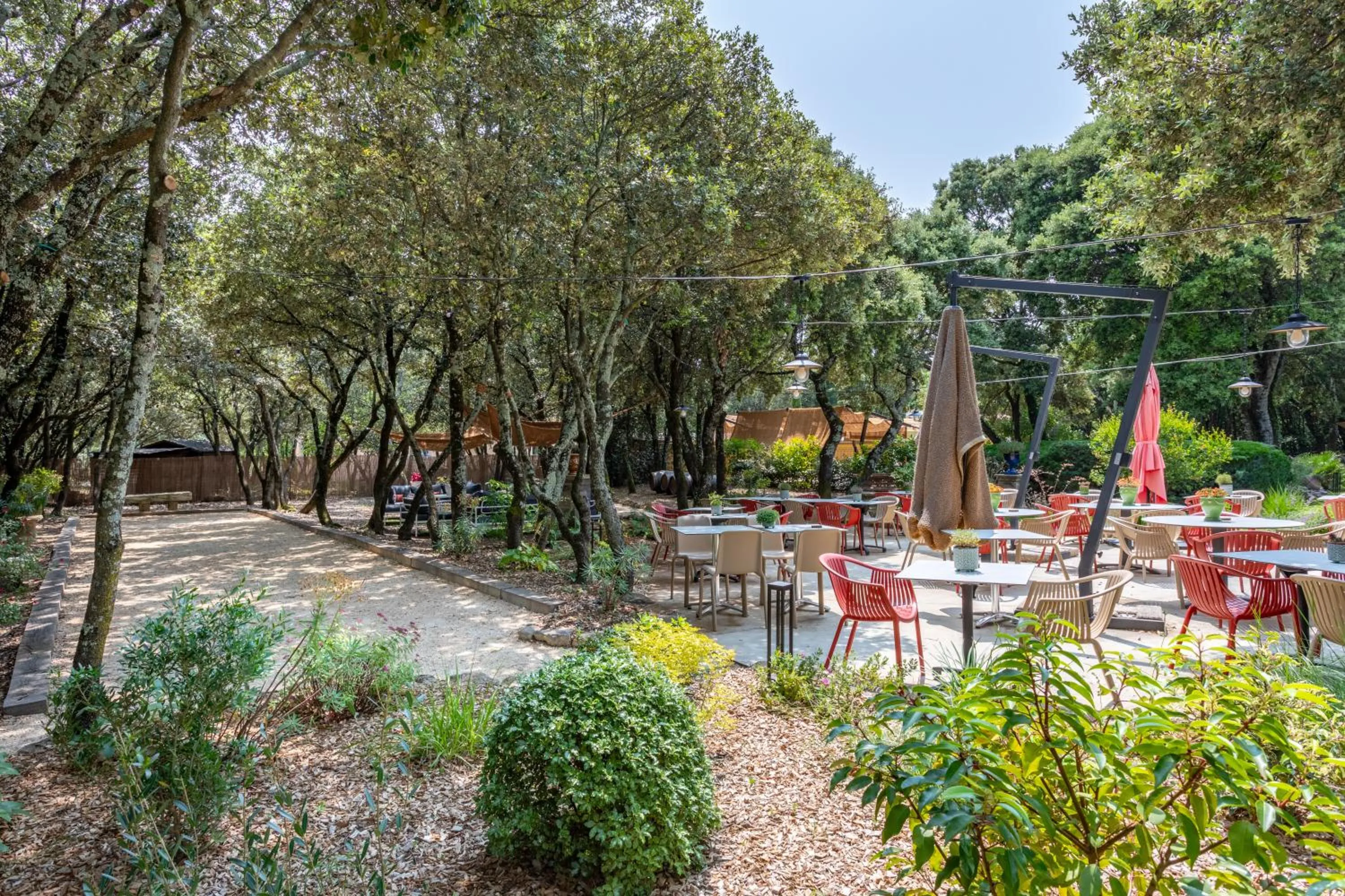 Restaurant/places to eat in Logis Hôtel La Bastide De Grignan & Restaurant "La Chênaie"