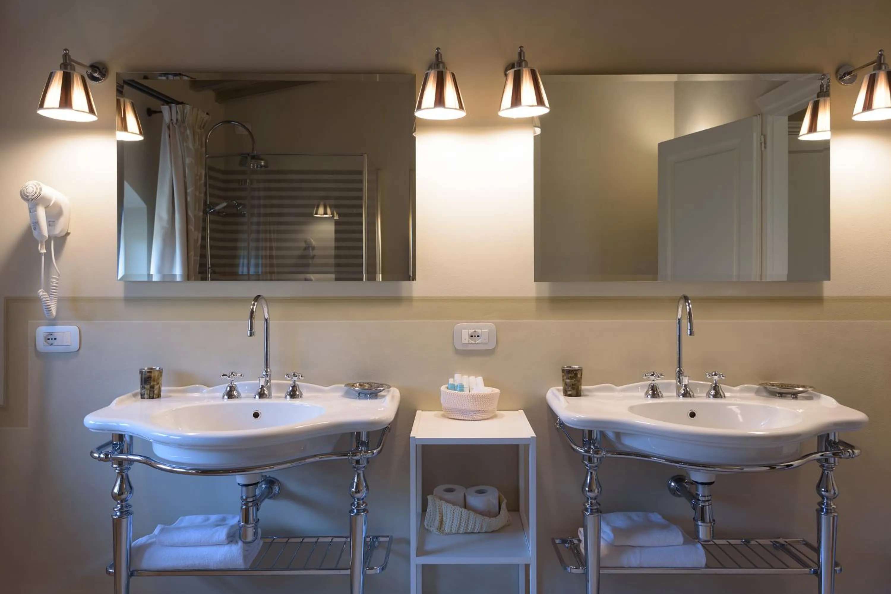 Bathroom in Palazzo della Stufa Residenza D'Epoca