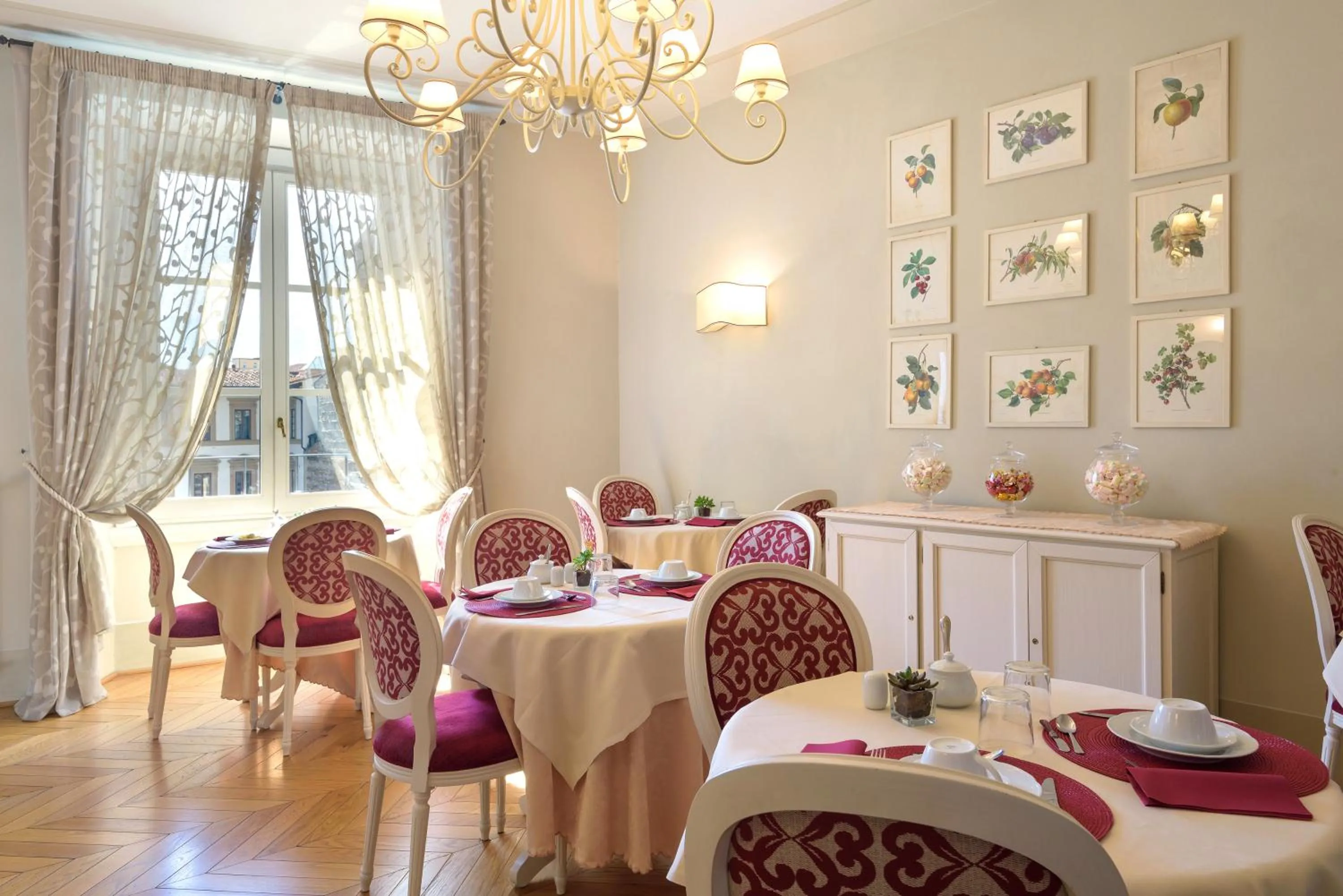 Breakfast in Palazzo della Stufa Residenza D'Epoca