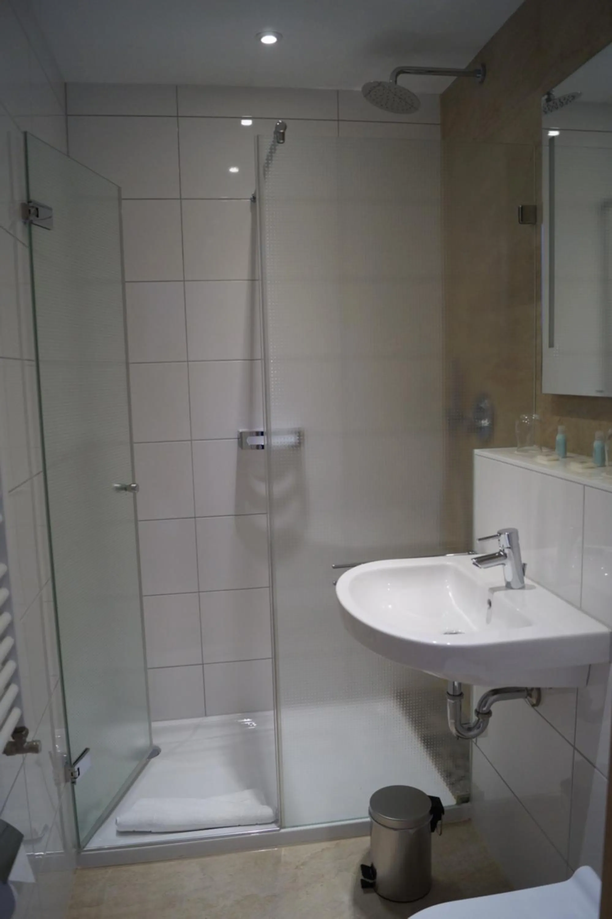 Shower in Hotel Gasthaus Sonne