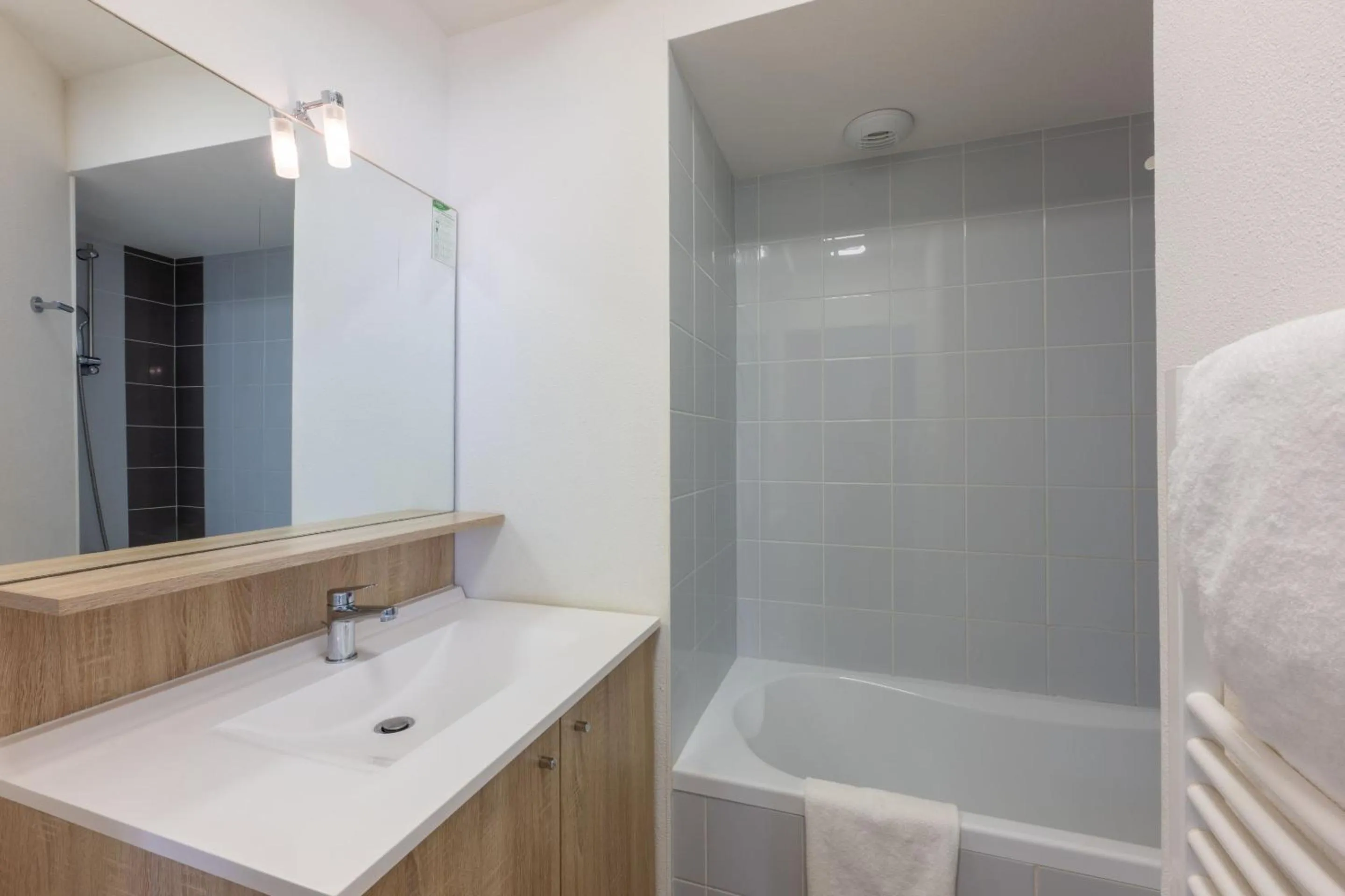 Bathroom in Résidence Odalys Le Domaine des Pins