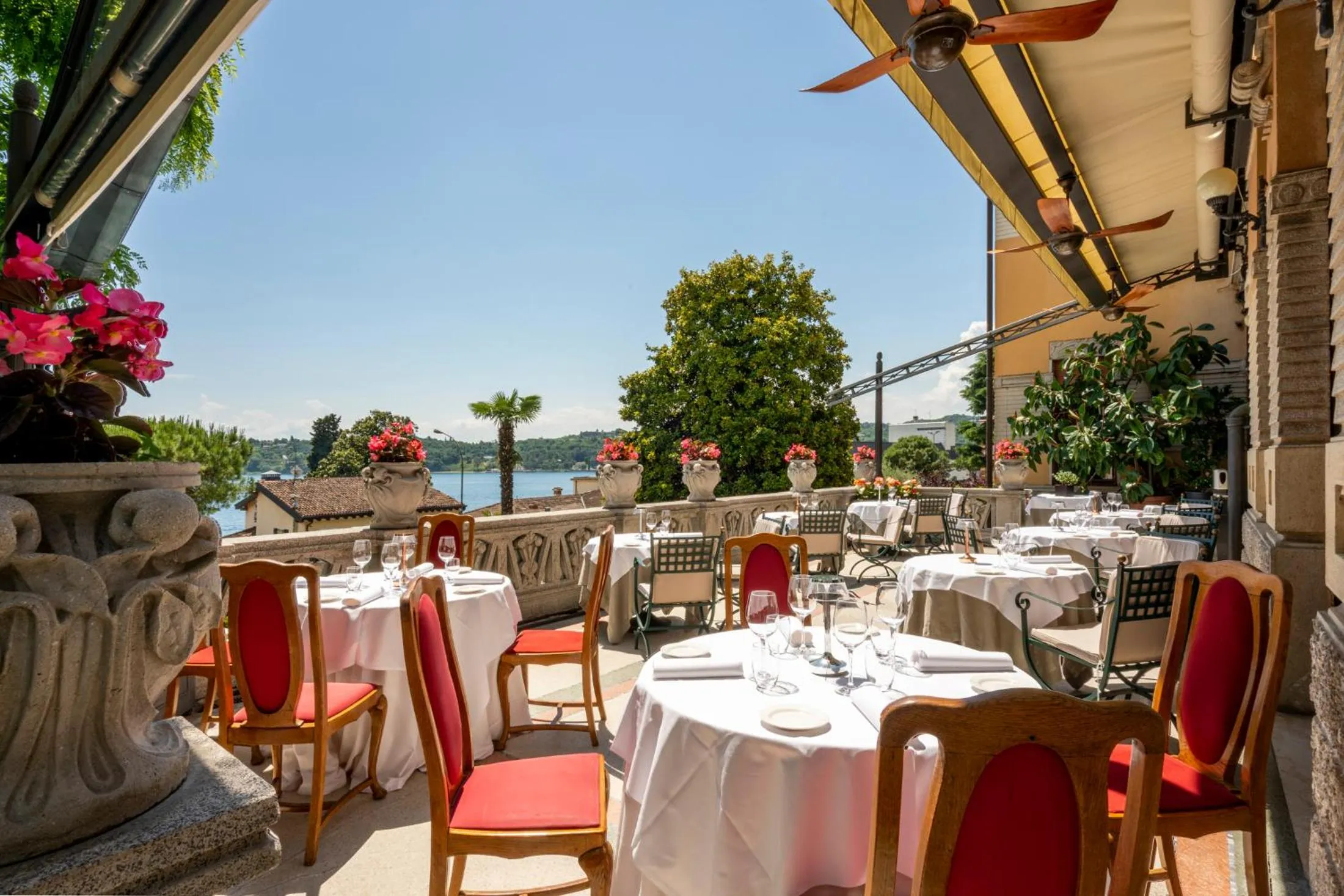 Restaurant/places to eat in Hotel Laurin