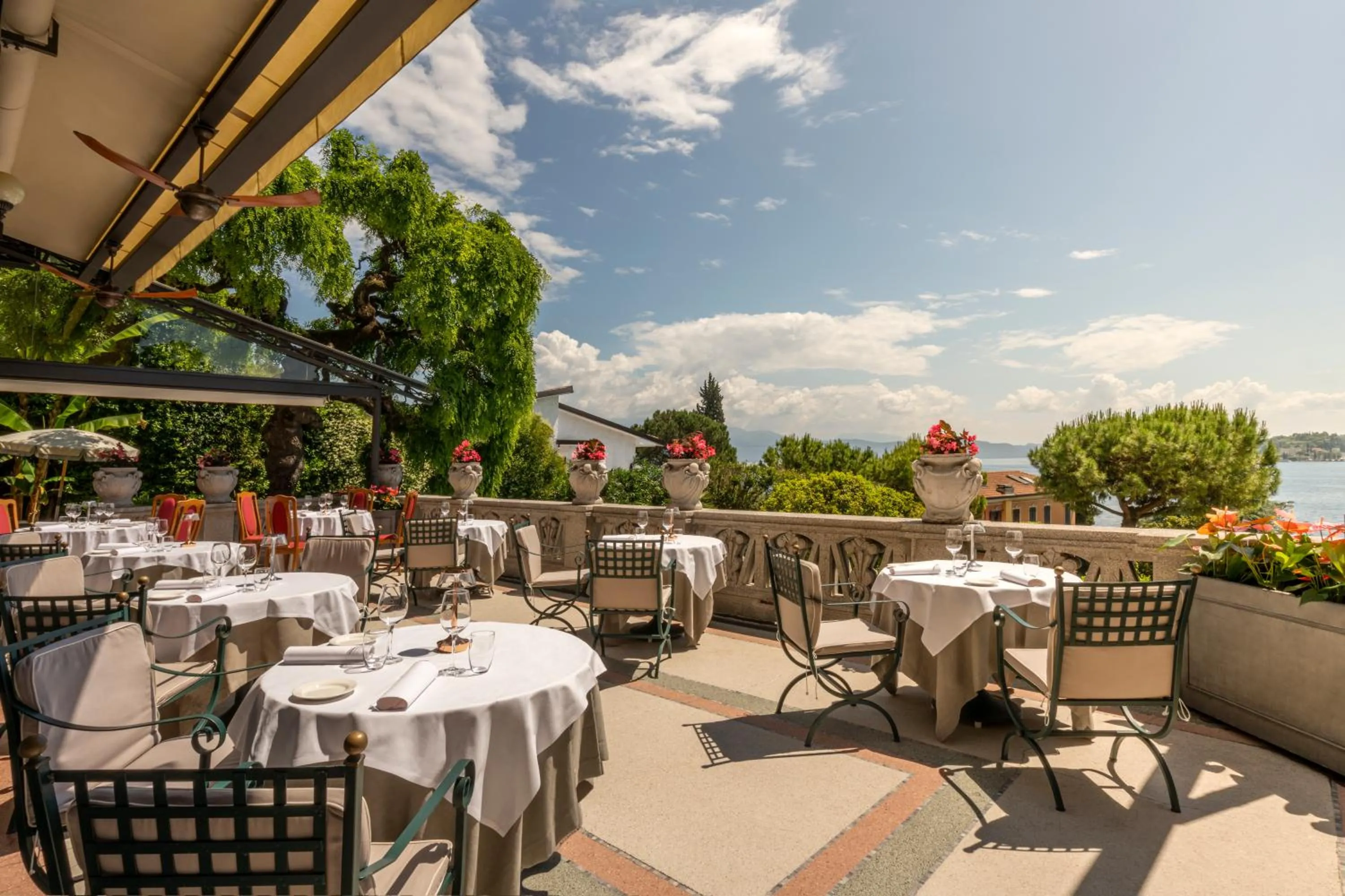 Restaurant/places to eat in Hotel Laurin