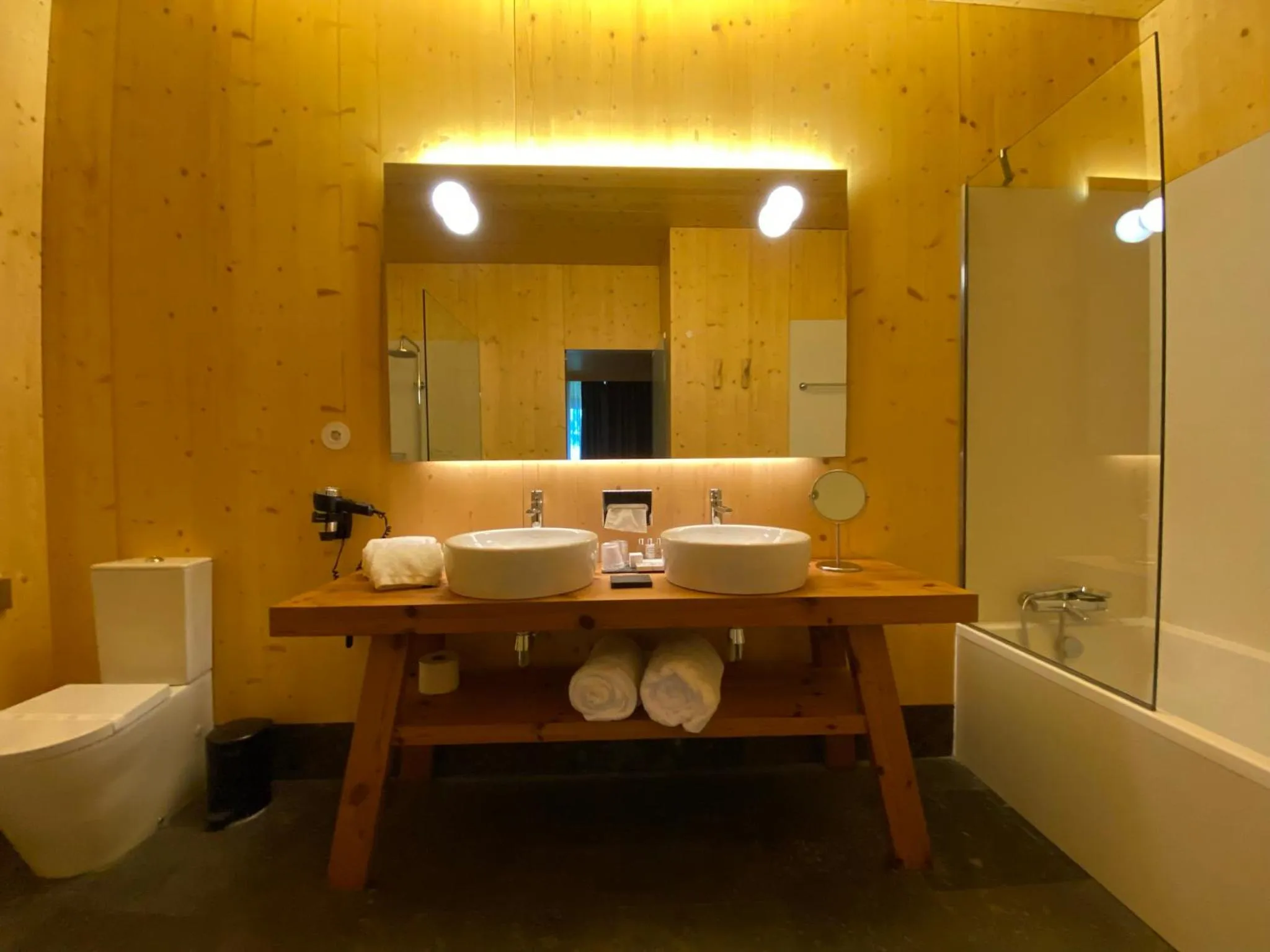 Toilet in FeelViana Sport Hotel