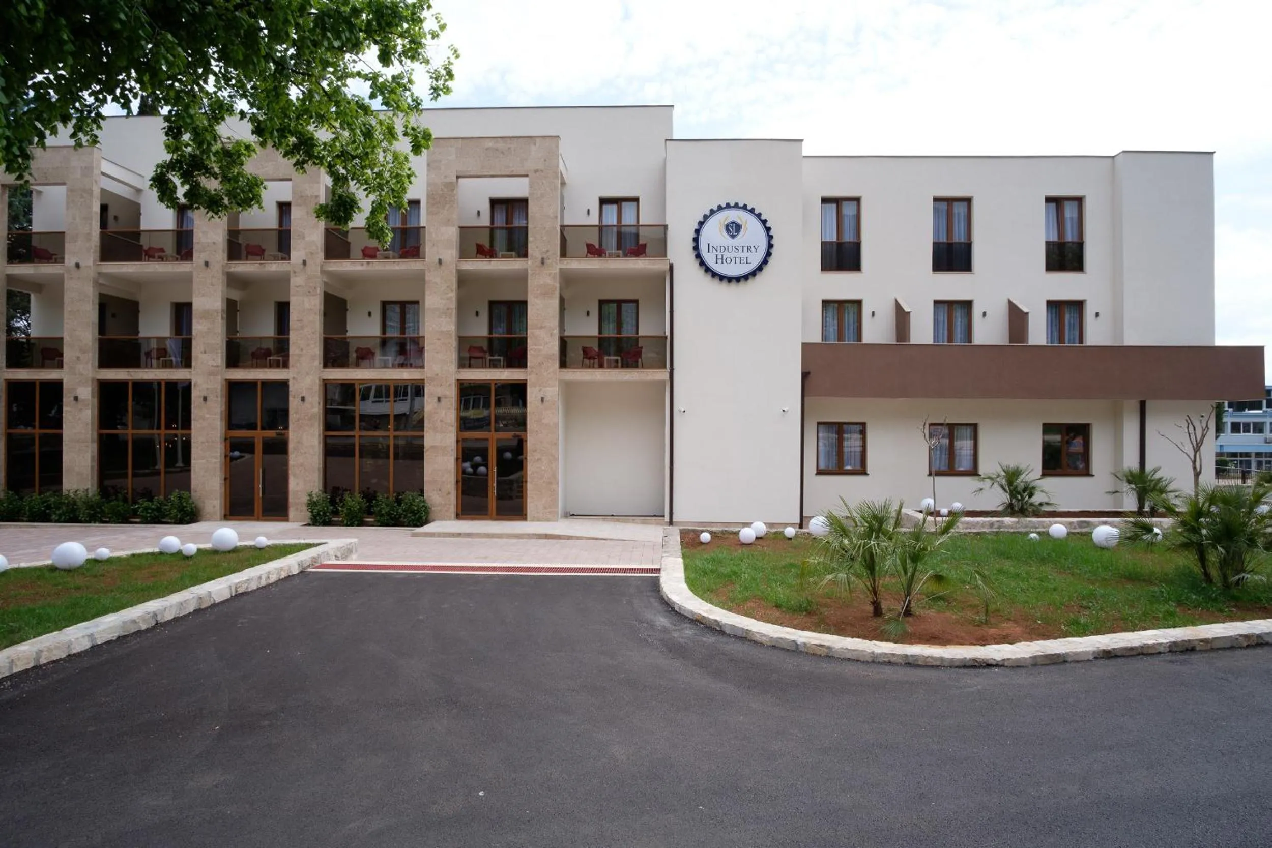 SL Industry Hotel