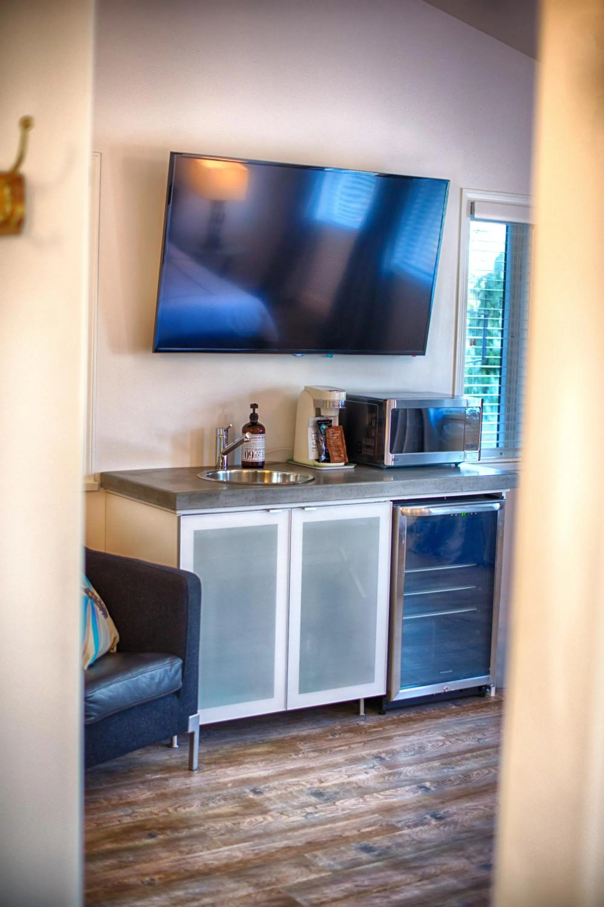 Coffee/tea facilities in The Francis Boutique Inn