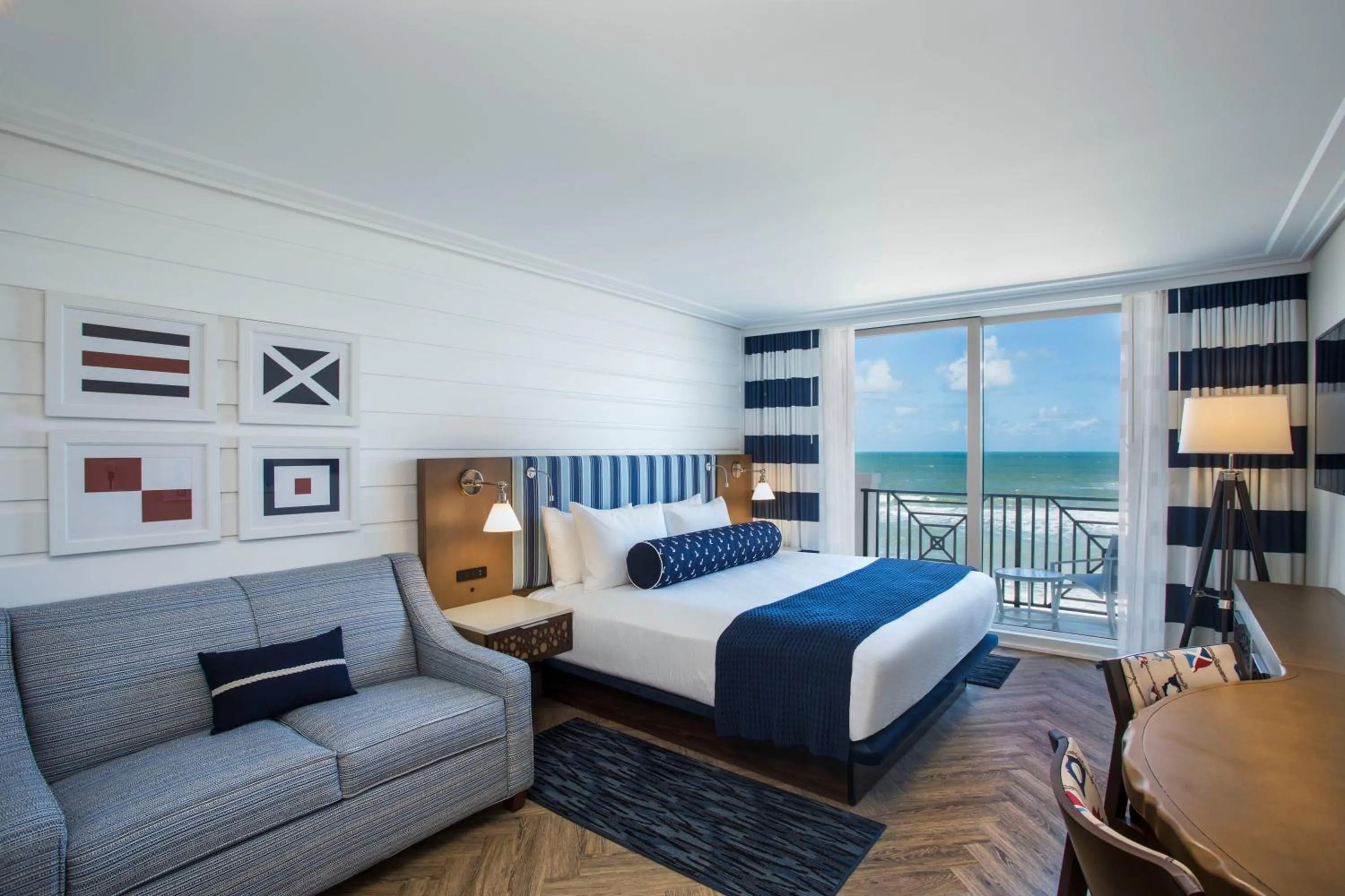 Bed in Hutchinson Shores Resort & Spa