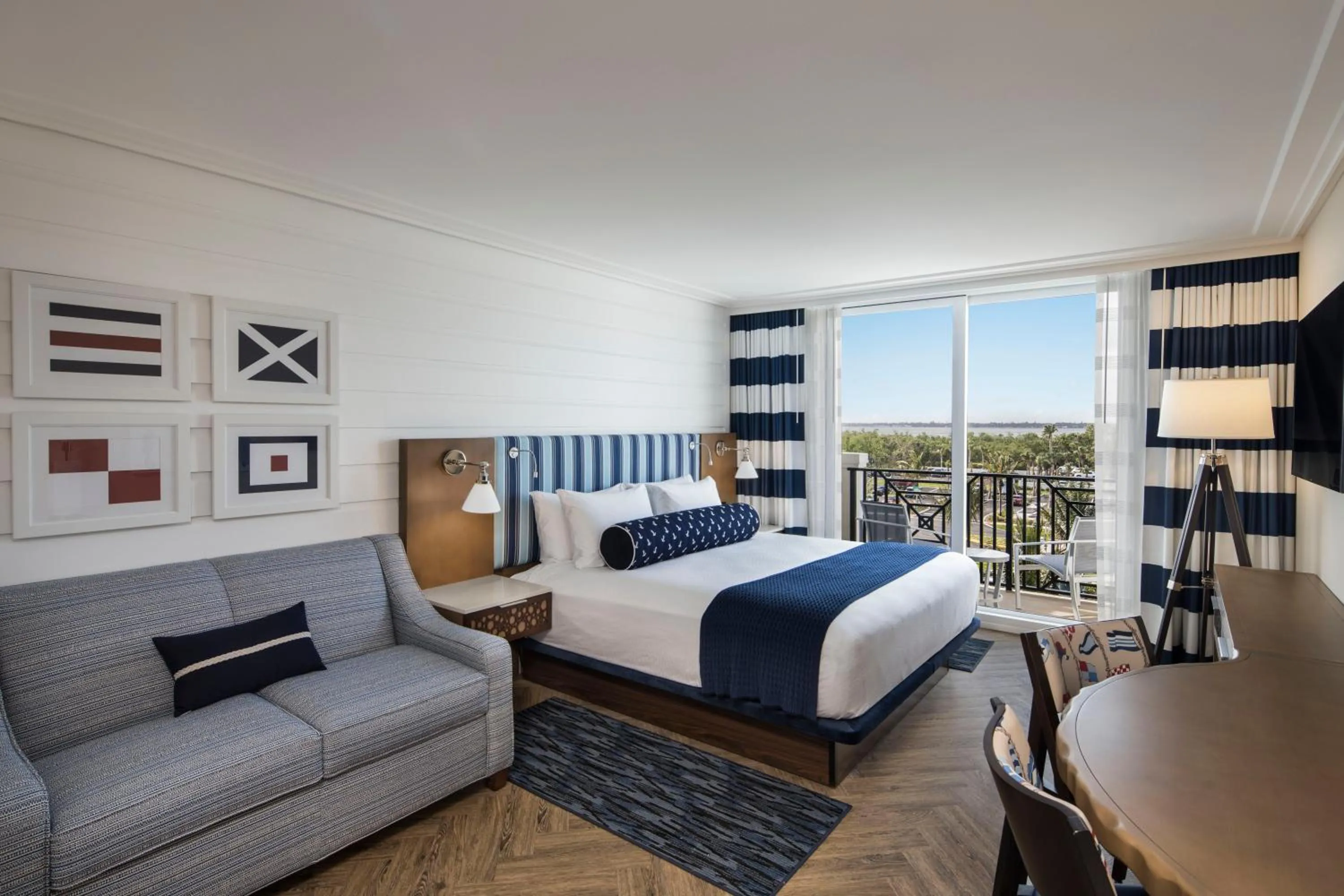 Bed in Hutchinson Shores Resort & Spa