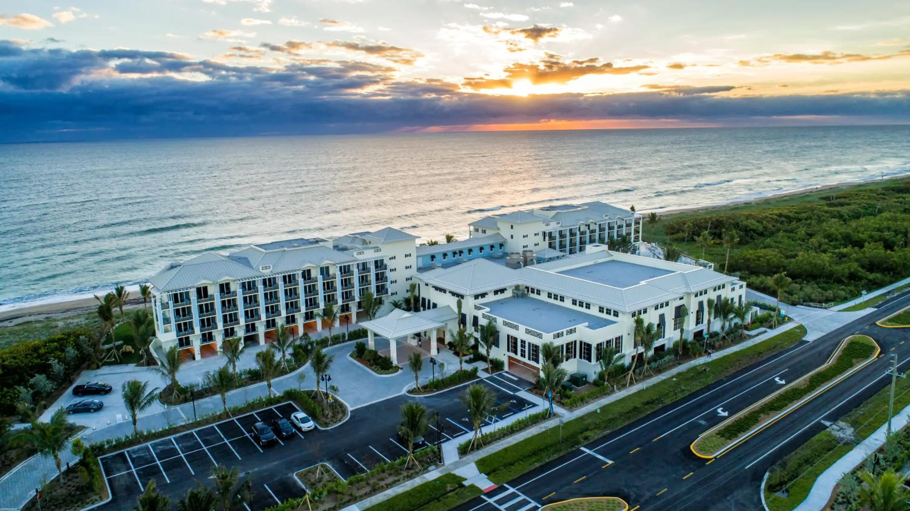 Facade/entrance in Hutchinson Shores Resort & Spa