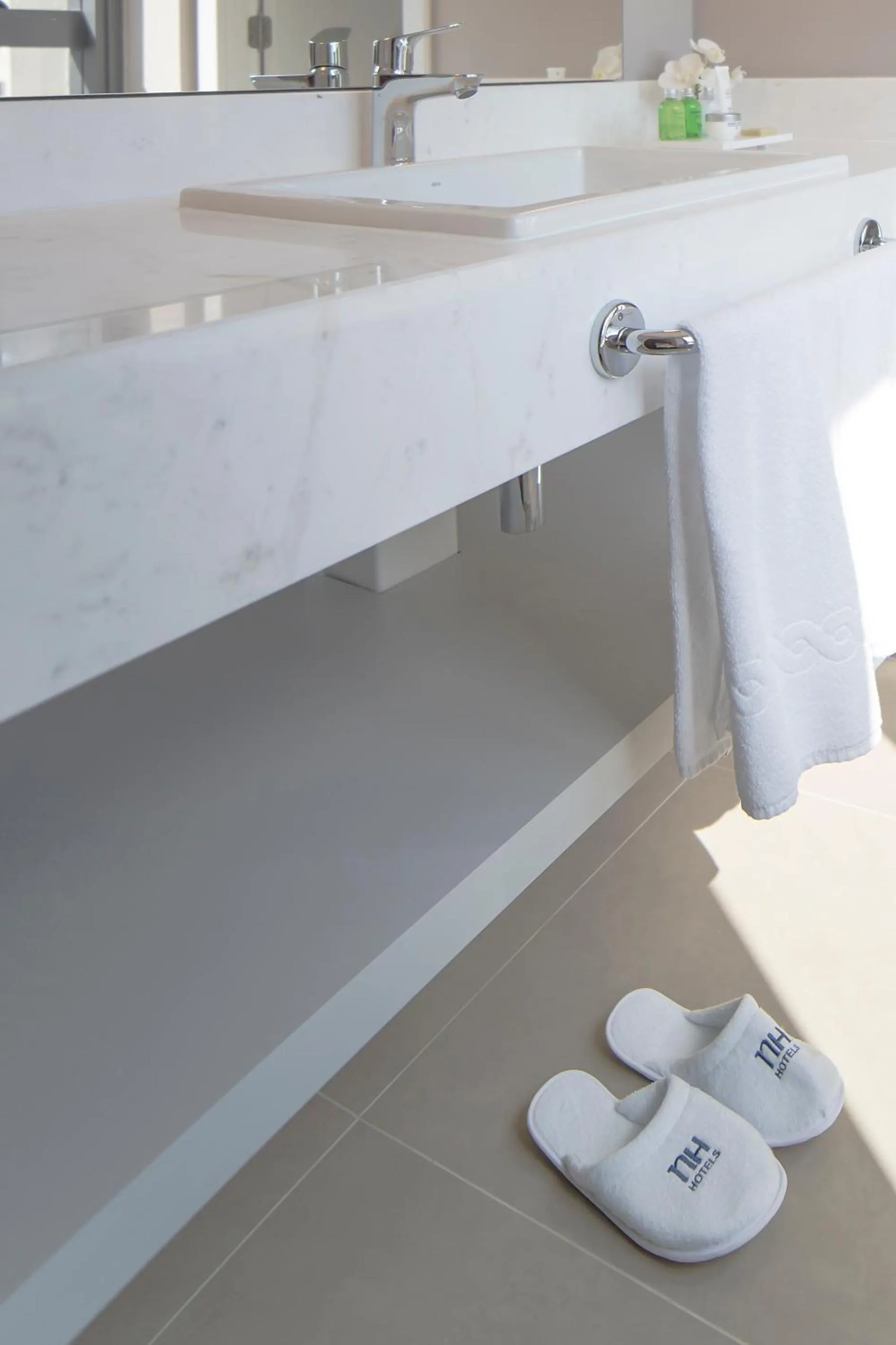 Bathroom in NH Collection Curitiba