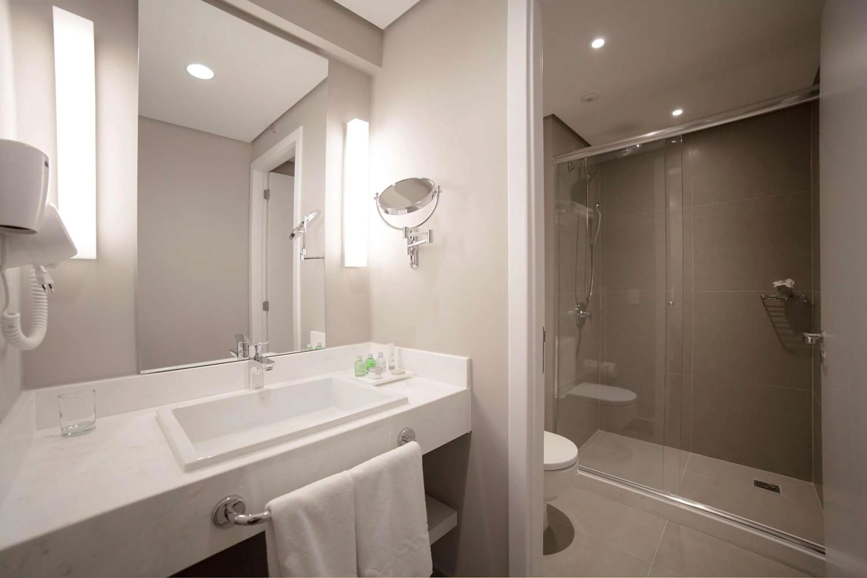 Bathroom in NH Collection Curitiba