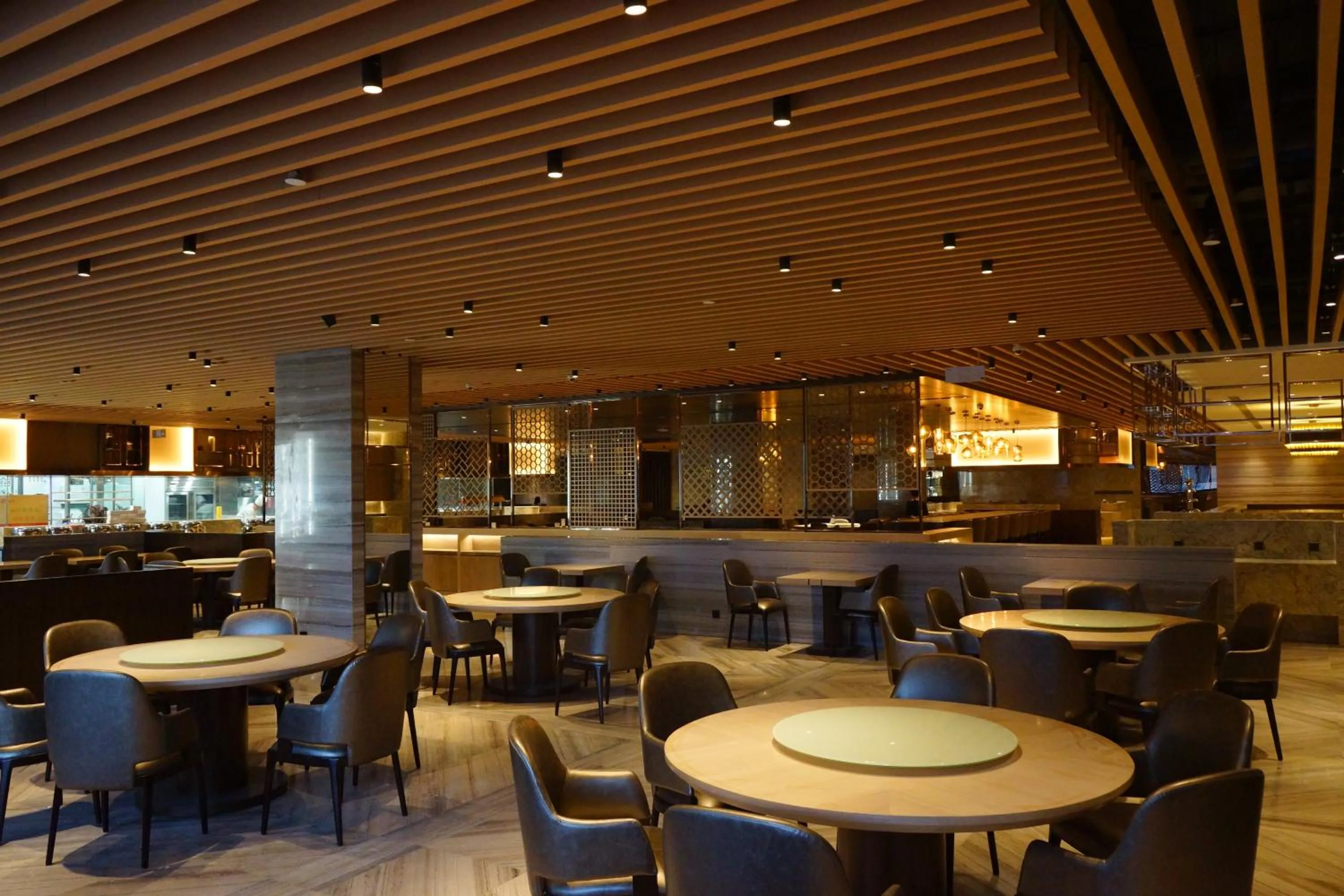 Restaurant/places to eat in Yantai Meiya International ApartHotel (Previous Ramada Plaza)