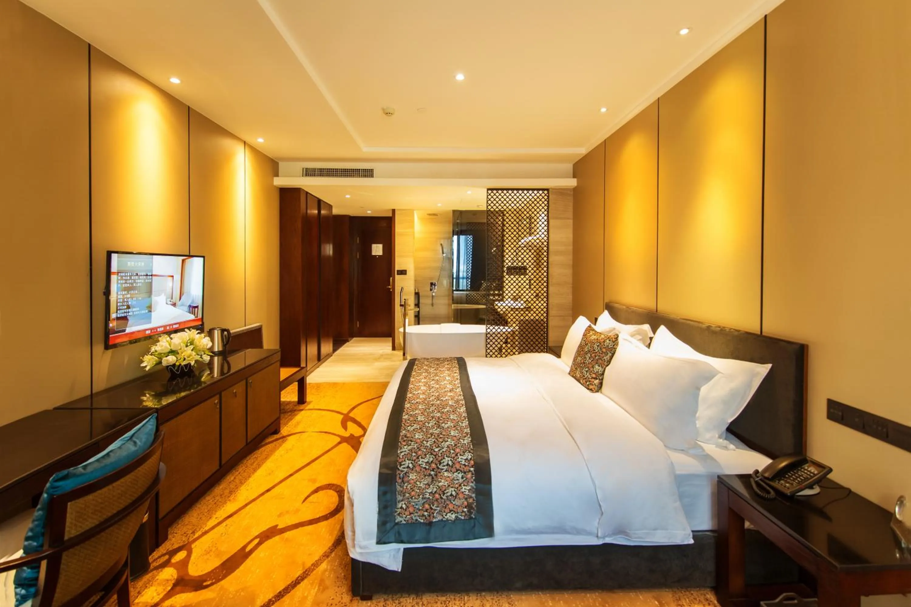 Bed in Yantai Meiya International ApartHotel (Previous Ramada Plaza)