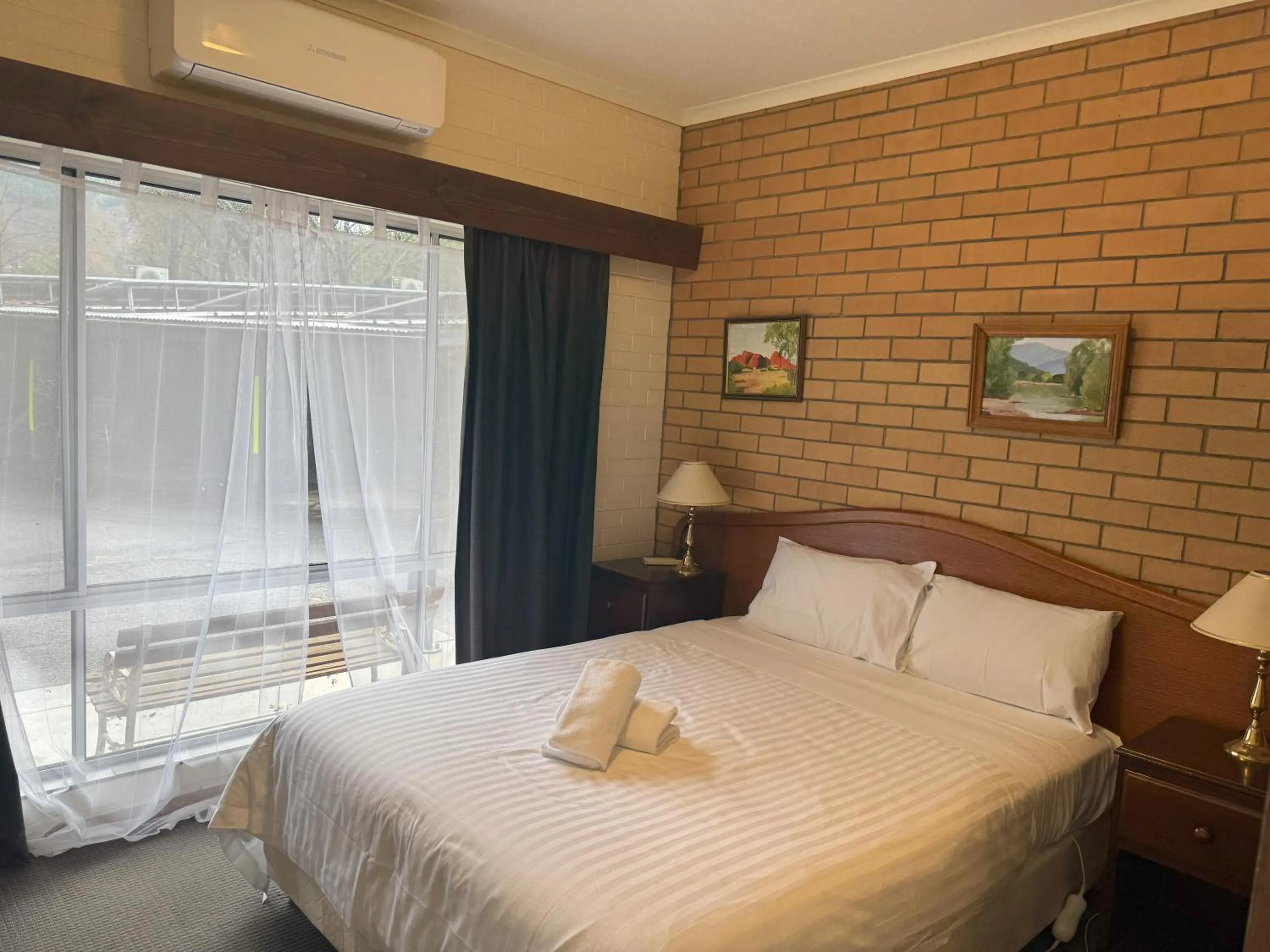 Bedroom, Bed in Ovensview On Riverside