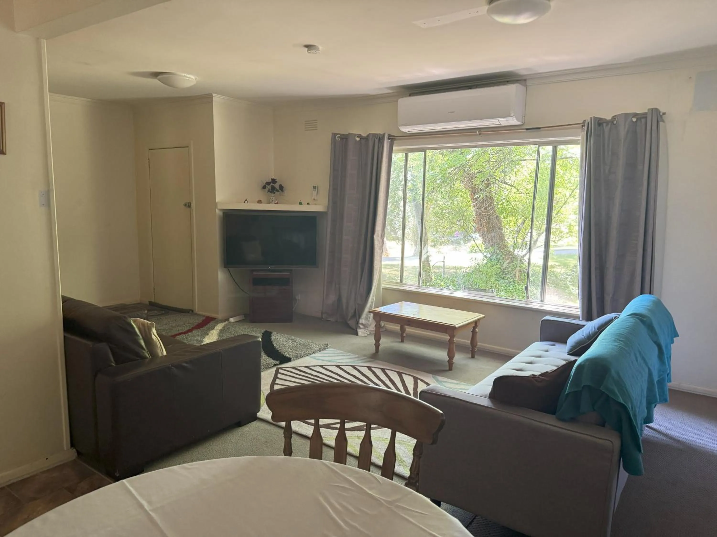 TV and multimedia, Bed in Ovensview On Riverside