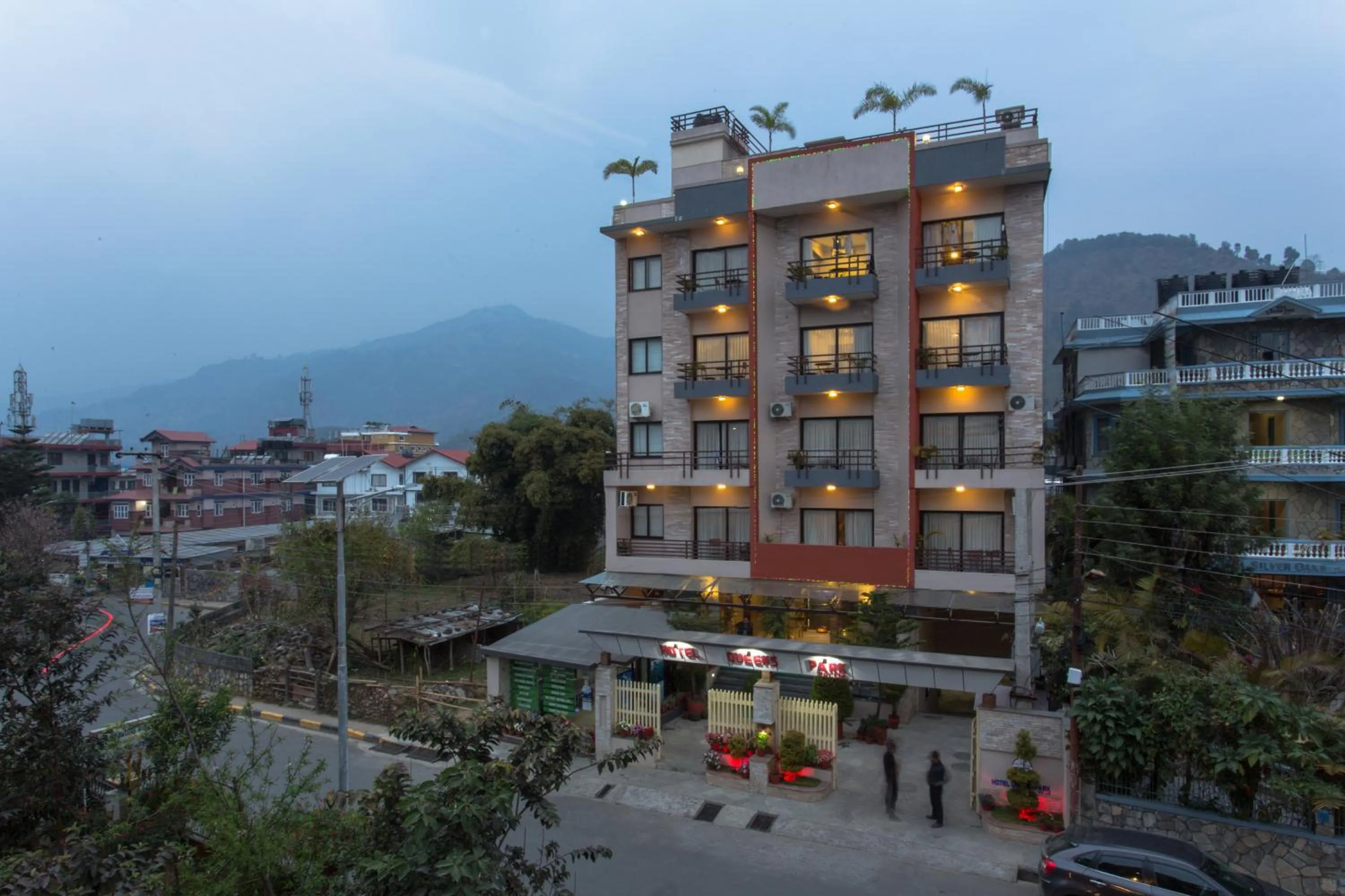 Property building in Hotel Queens Park