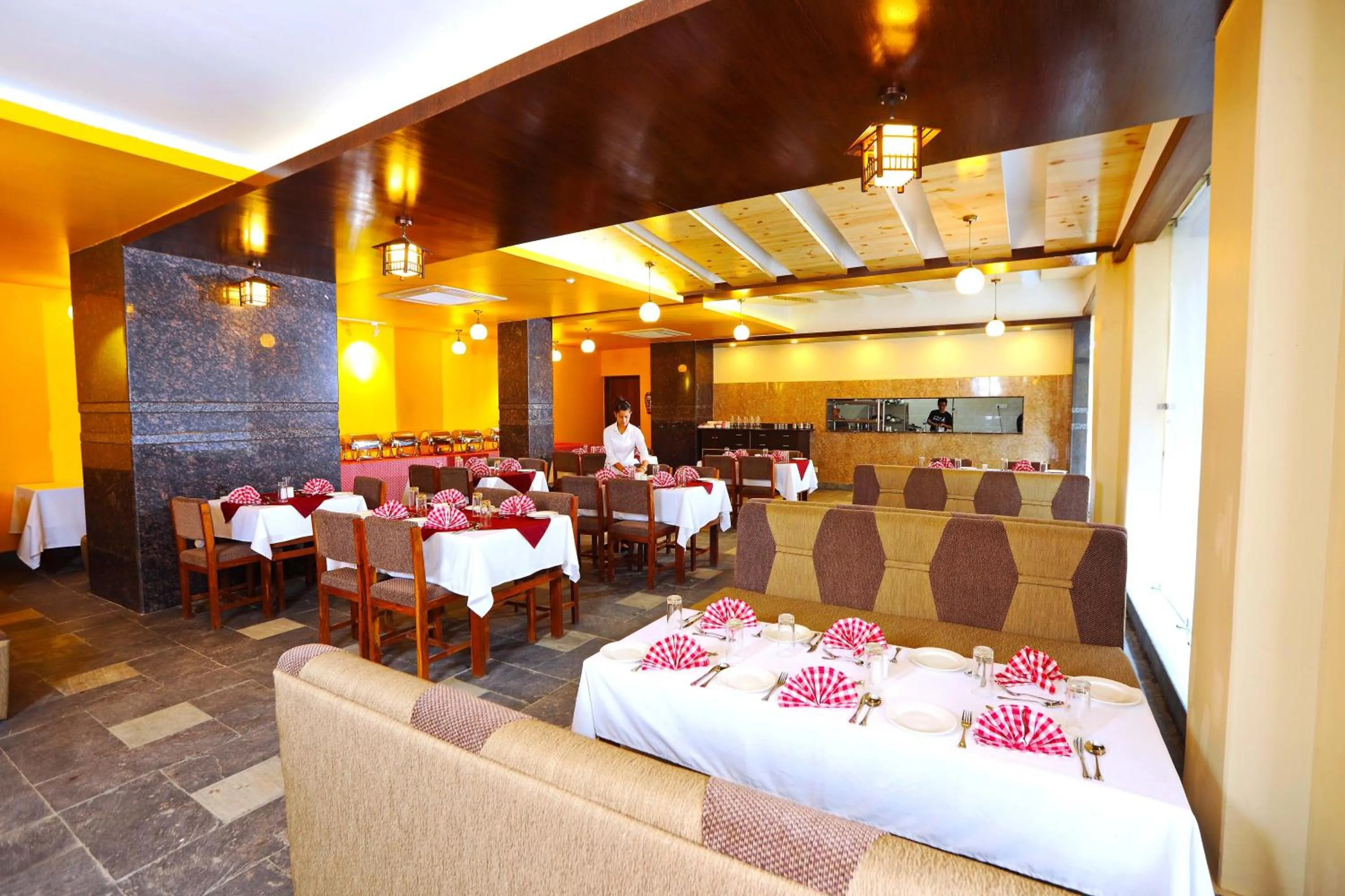 Food and drinks in Hotel Queens Park