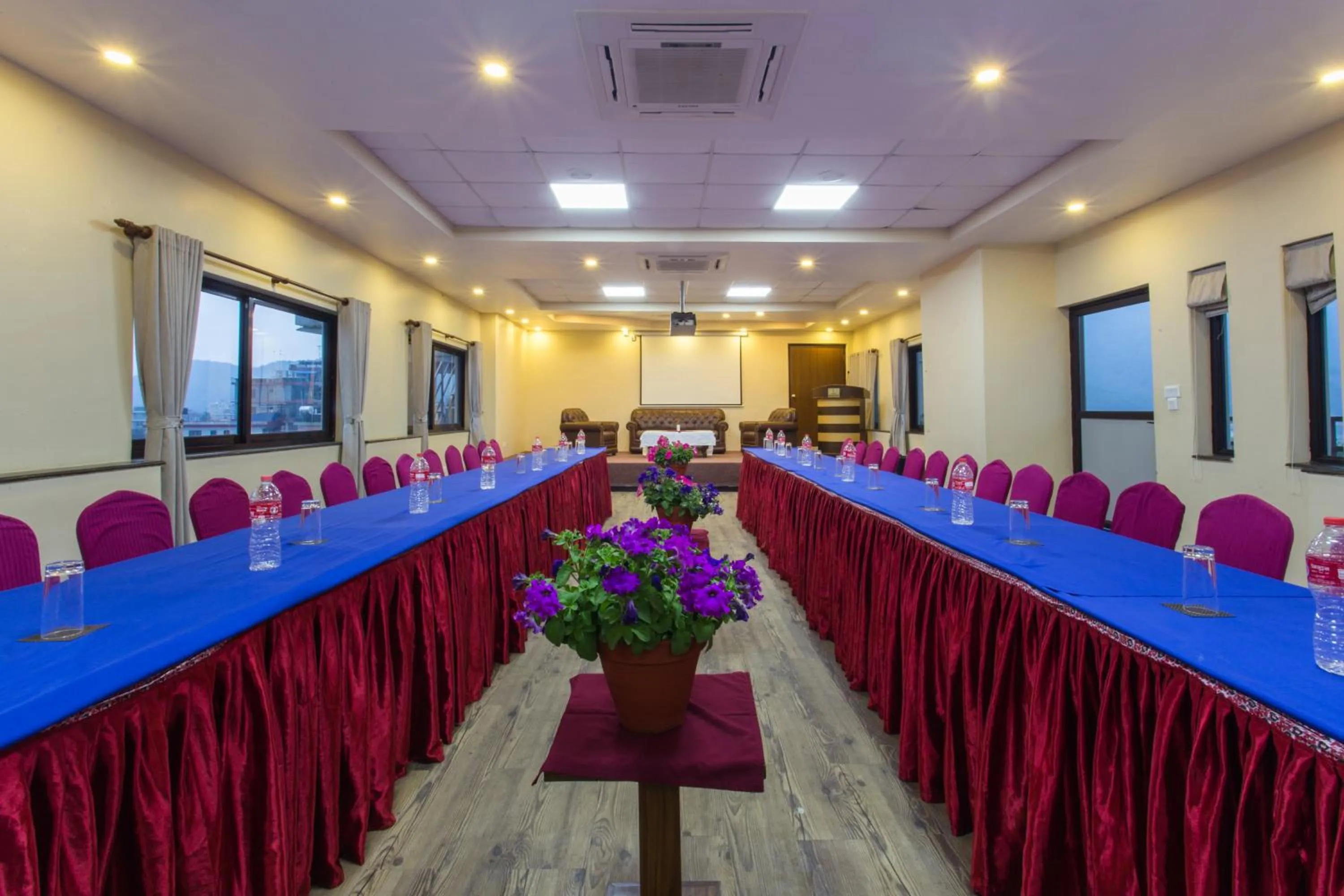 Meeting/conference room in Hotel Queens Park