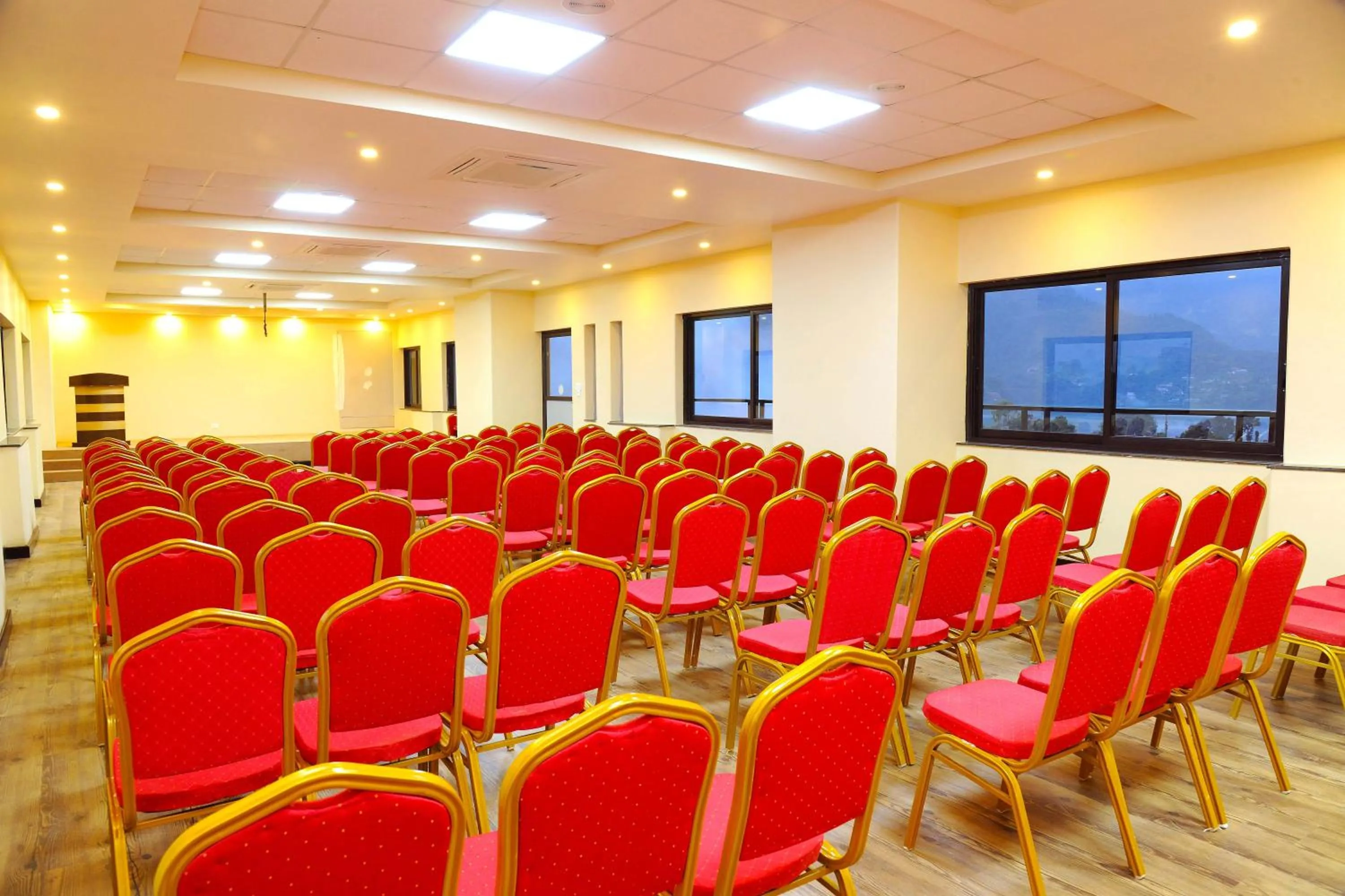 Business facilities in Hotel Queens Park