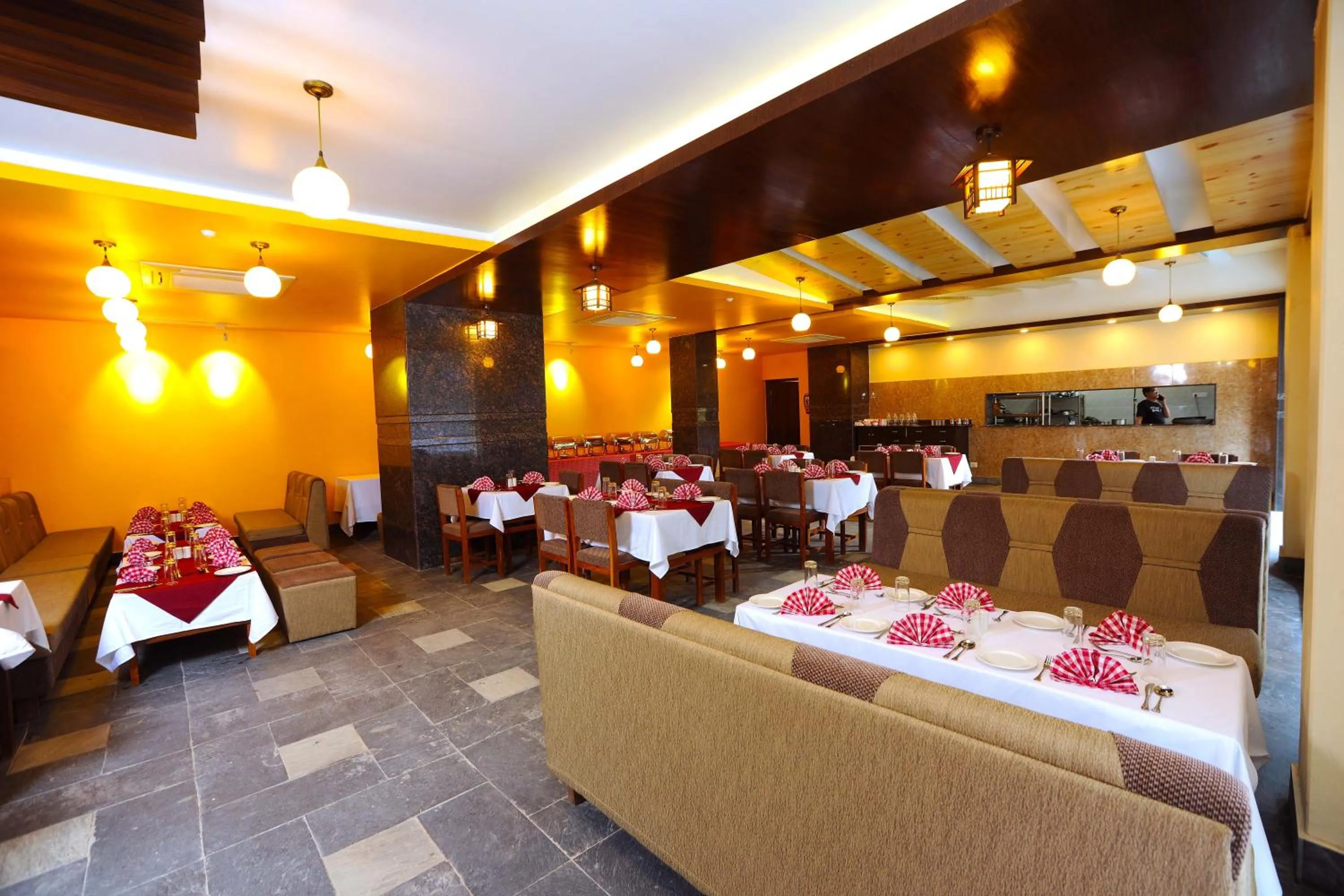 Coffee/tea facilities in Hotel Queens Park