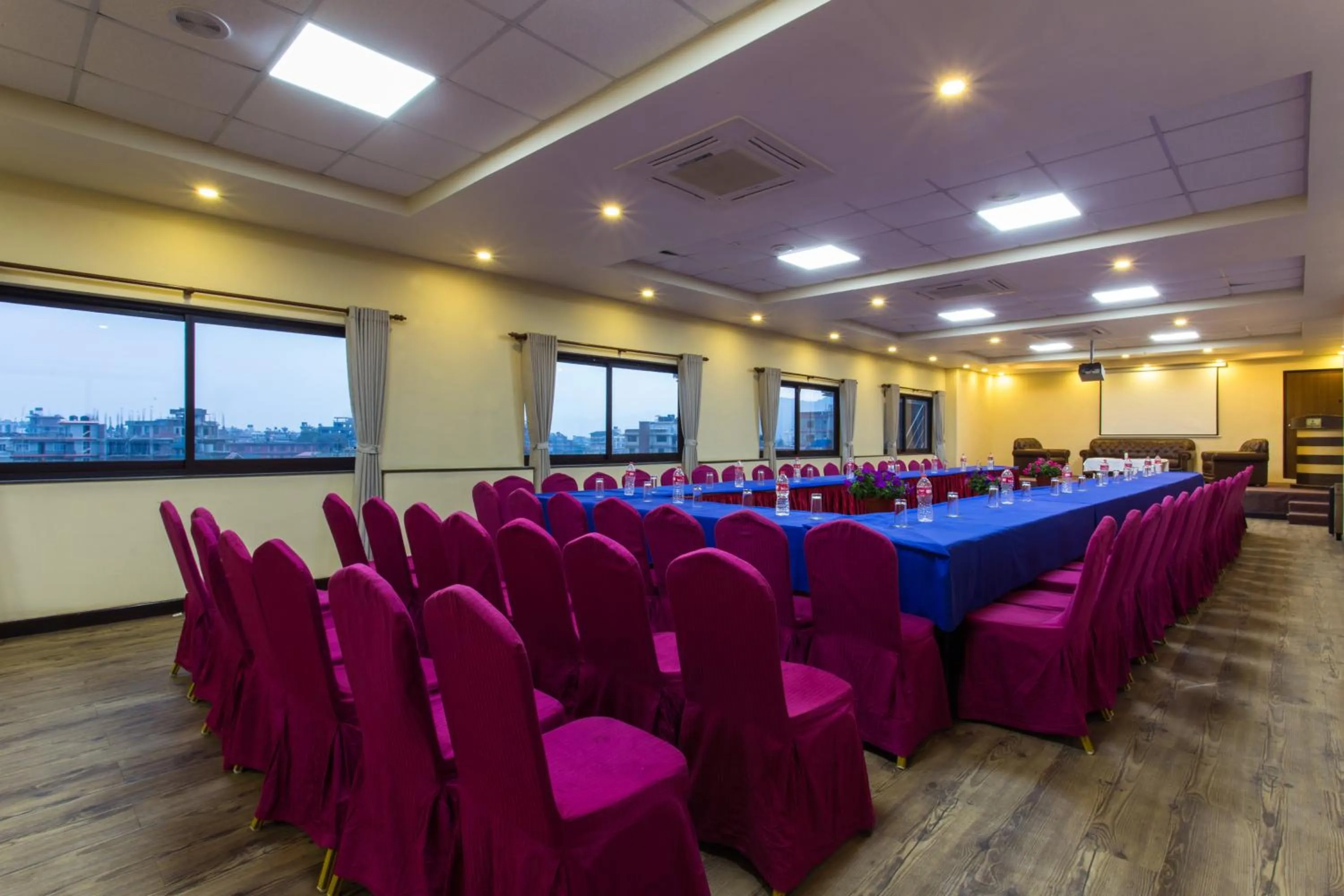 Meeting/conference room in Hotel Queens Park