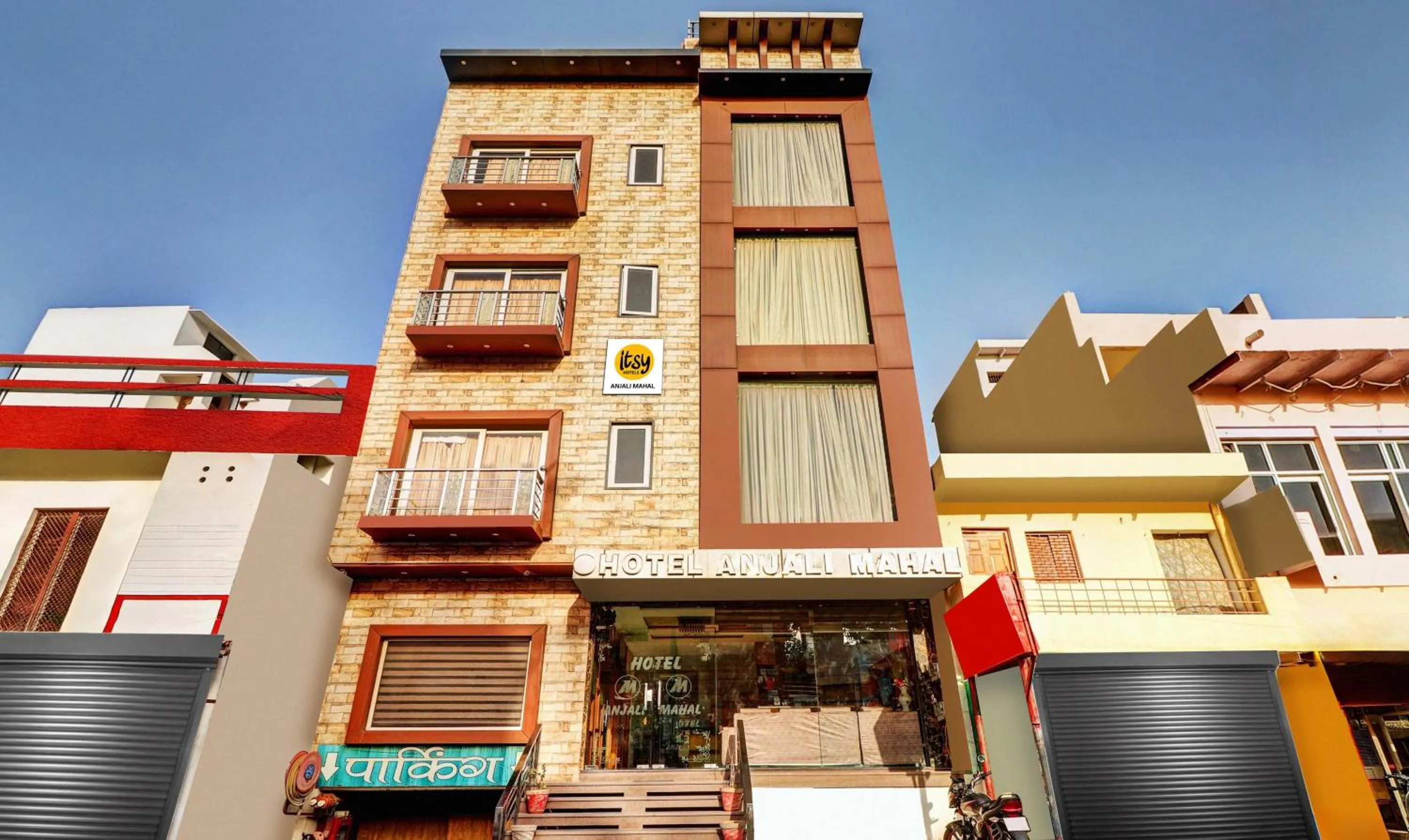 Property building in Itsy Hotels Anjali Mahal, 500 Mtrs From Mathura Railway Station