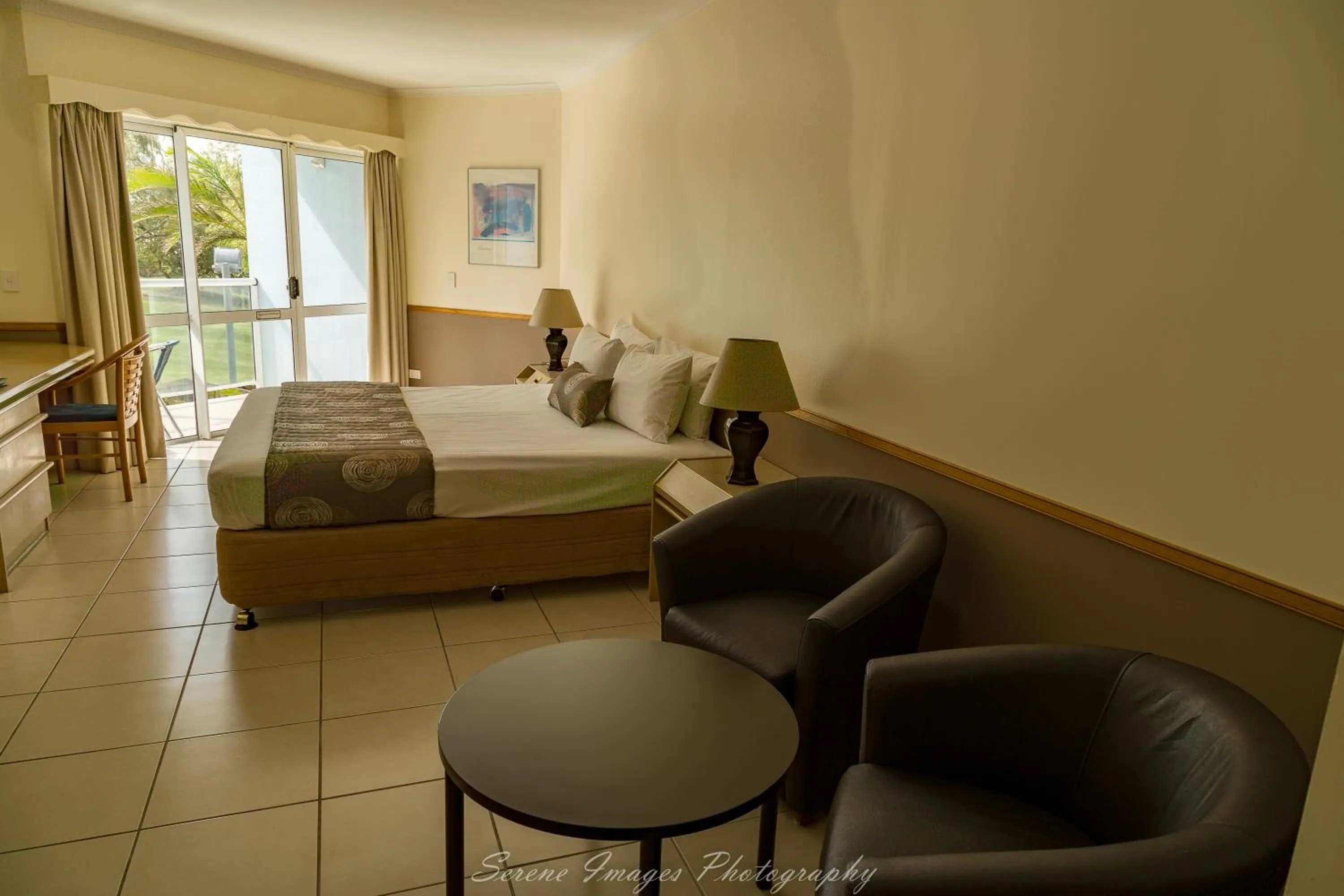 Bedroom, Bed in Ocean International Hotel