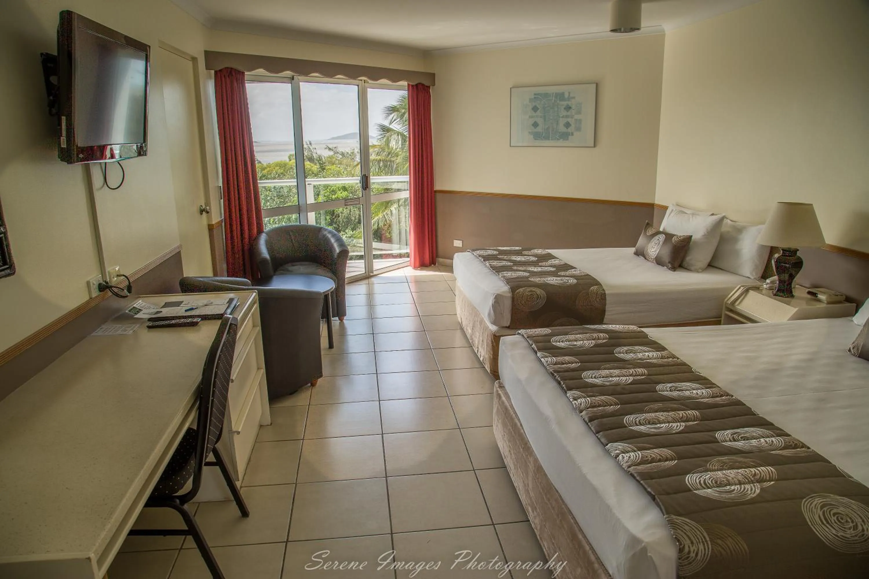 Sea view, Bed in Ocean International Hotel