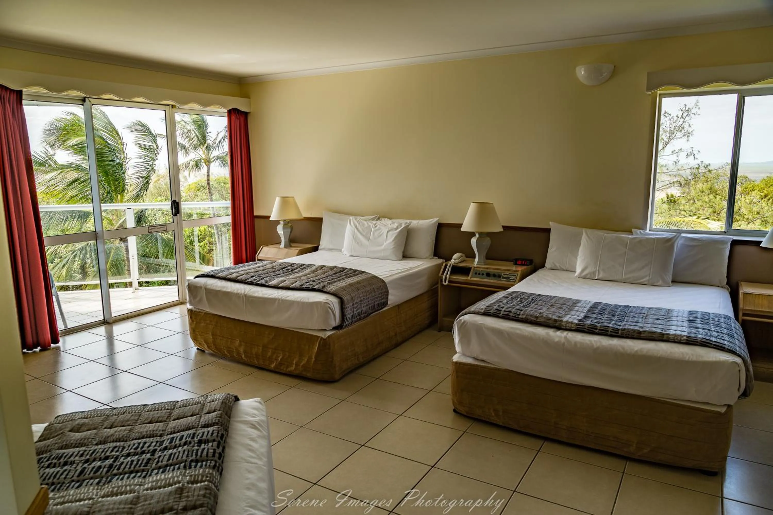 Bedroom, Bed in Ocean International Hotel