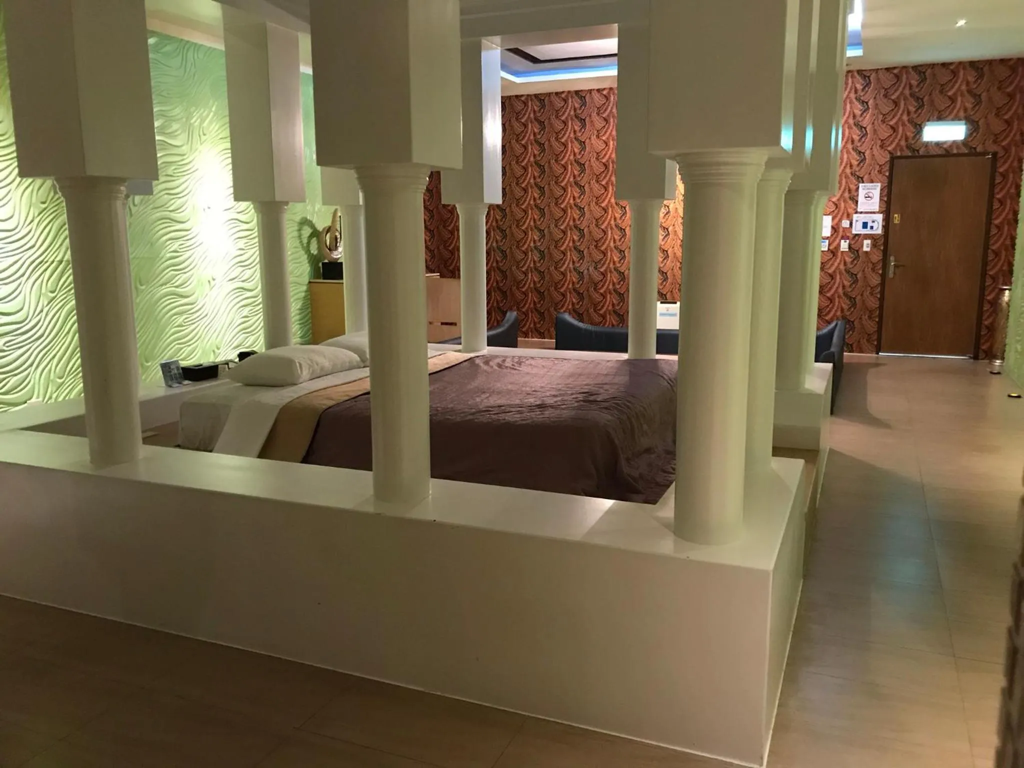 Bed in Fortune Villa Motel