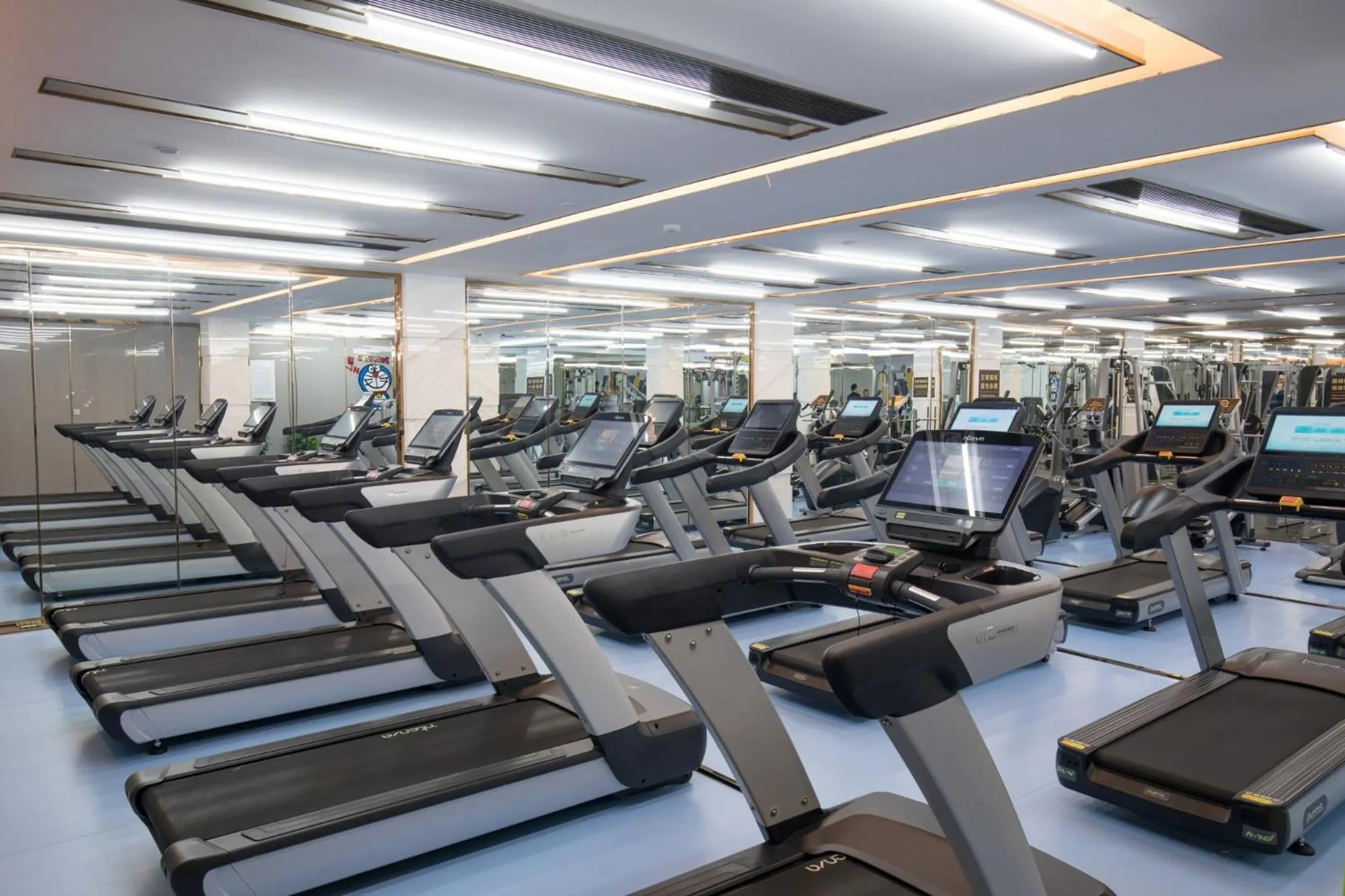 Fitness centre/facilities in Royal Garden Hotel Shanghai-Free Shuttle to and From Disney & PVG & close Metro Line2 easy to SHA New Expo