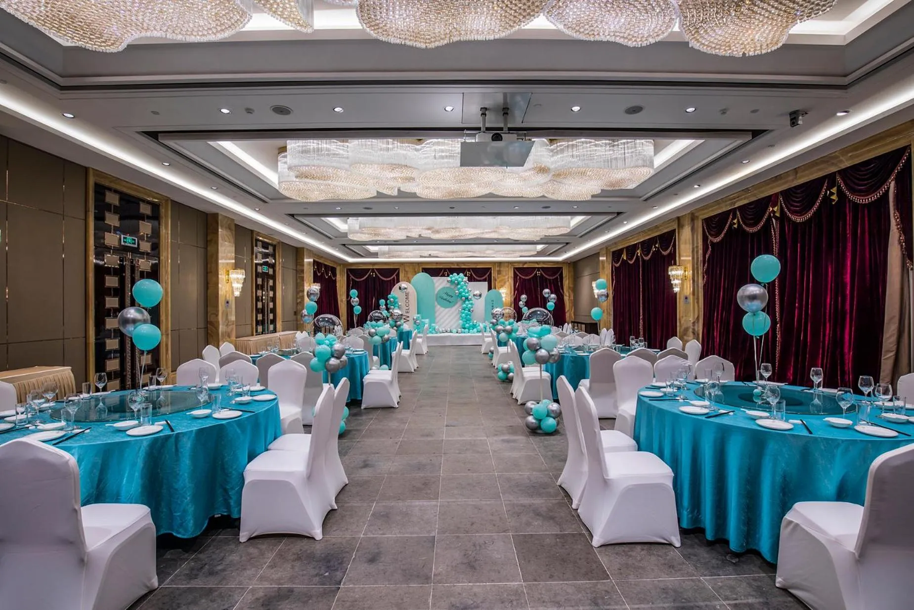 Banquet/Function facilities in Royal Garden Hotel Shanghai-Free Shuttle to and From Disney & PVG & close Metro Line2 easy to SHA New Expo