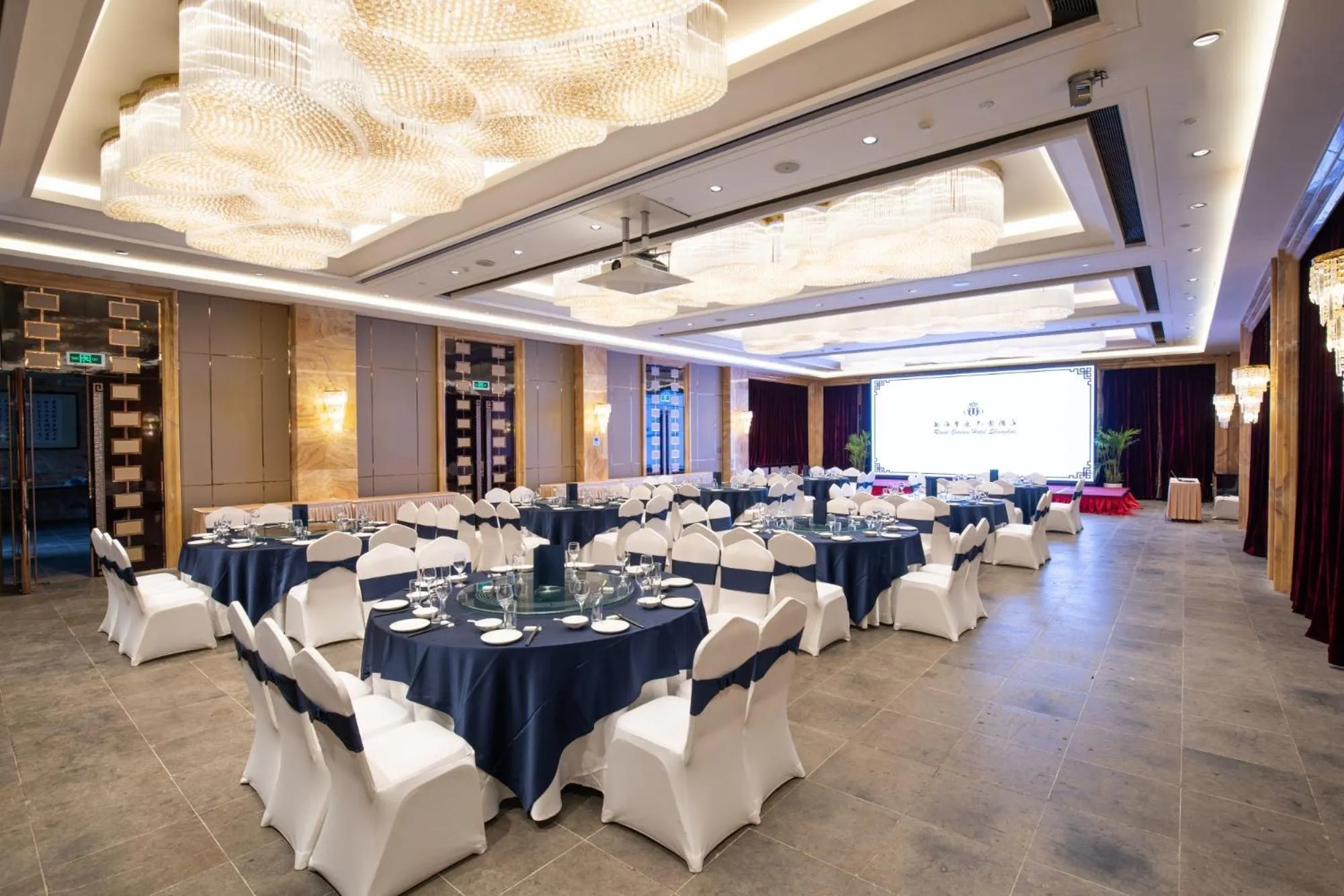 Banquet/Function facilities in Royal Garden Hotel Shanghai-Free Shuttle to and From Disney & PVG & close Metro Line2 easy to SHA New Expo