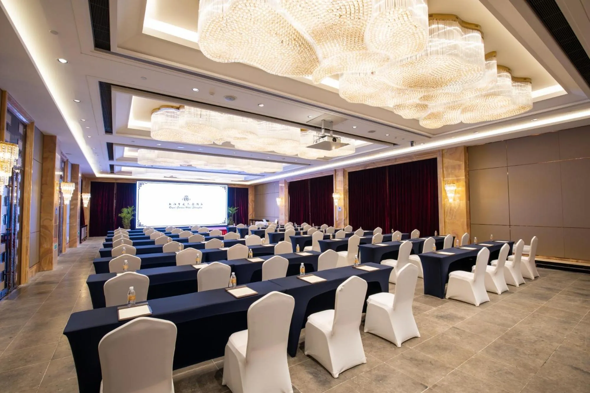 Meeting/conference room in Royal Garden Hotel Shanghai-Free Shuttle to and From Disney & PVG & close Metro Line2 easy to SHA New Expo