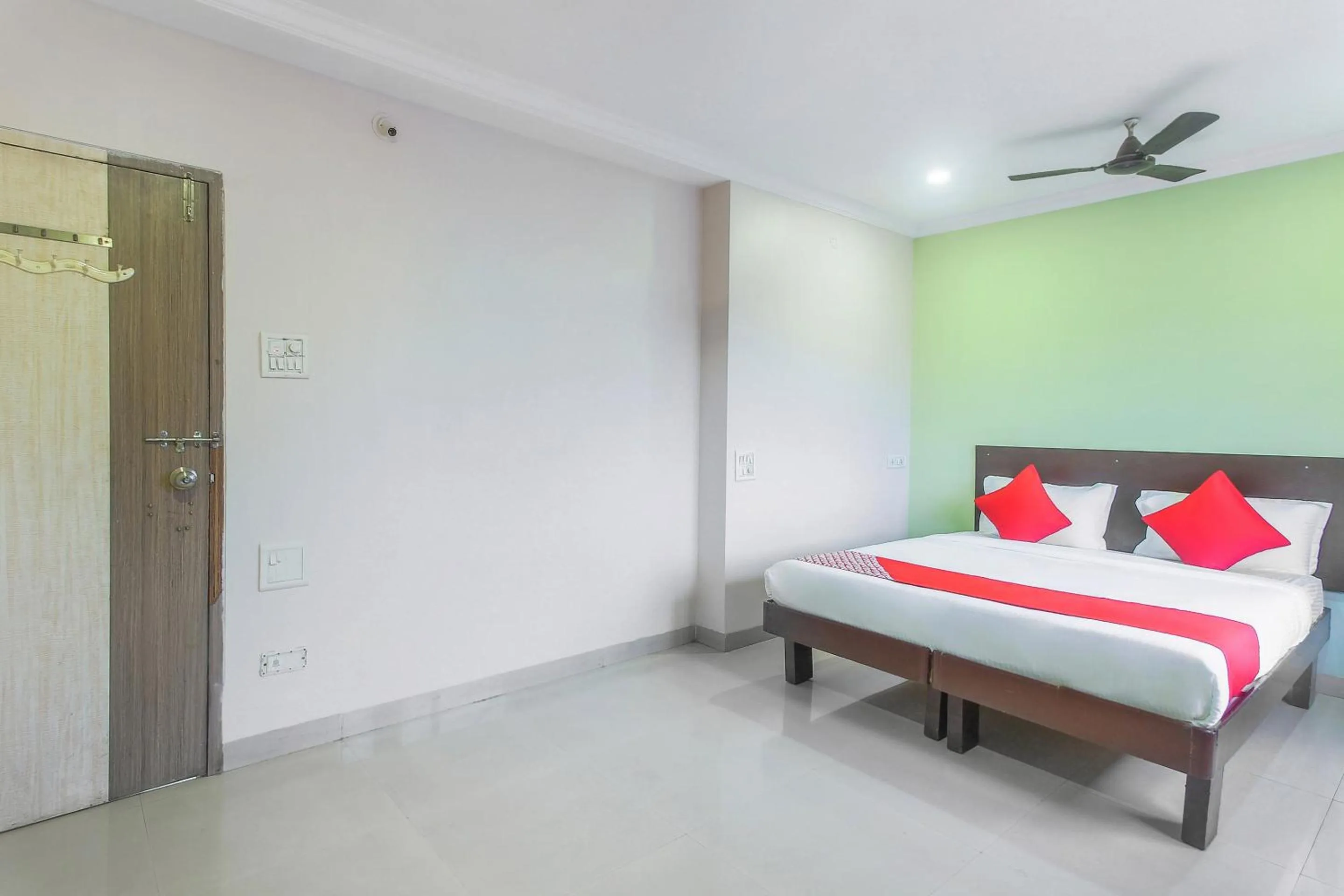 Bedroom, Bed in Super Hotel O MK Residency