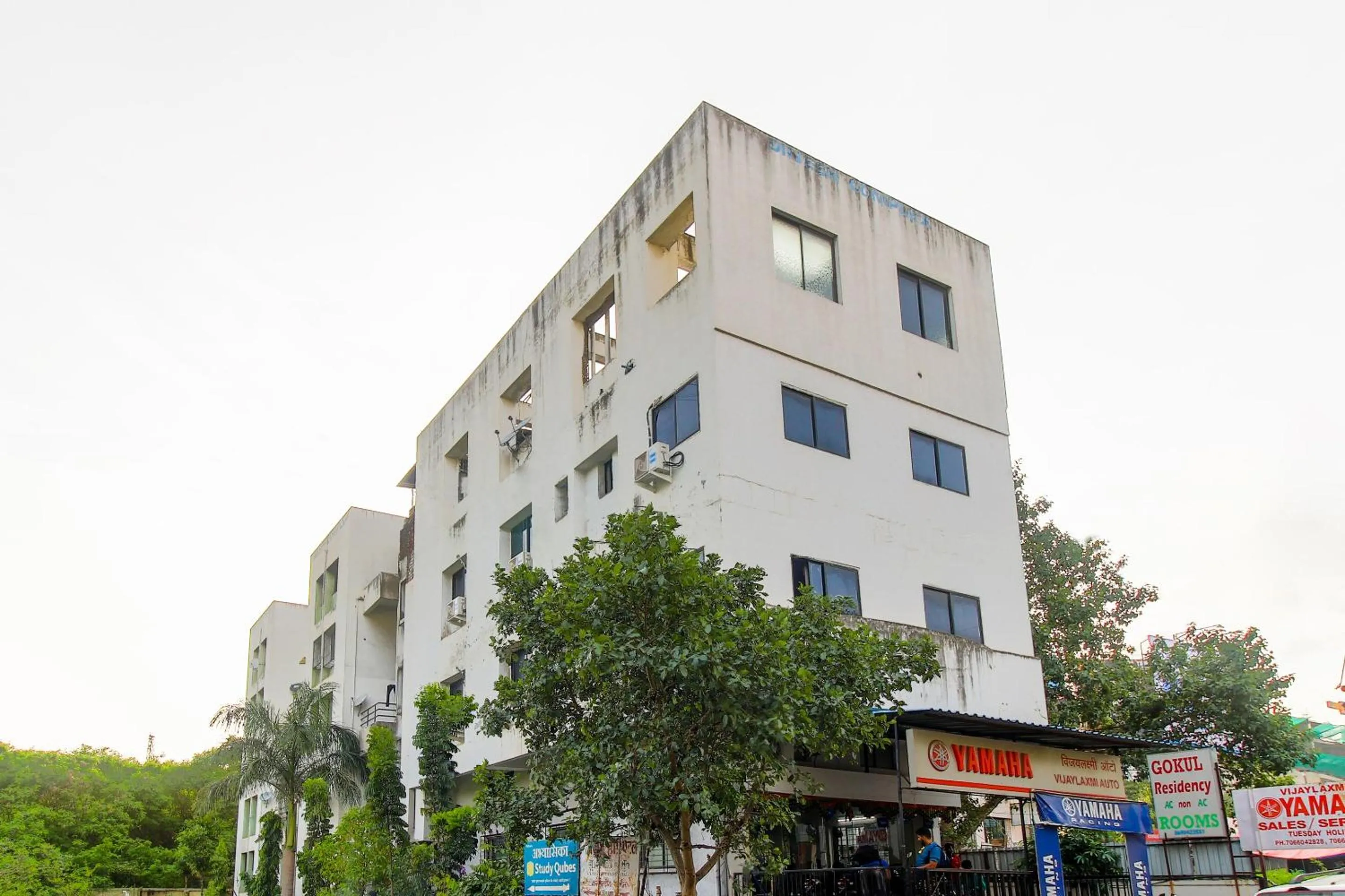 Facade/entrance in Super Hotel O MK Residency