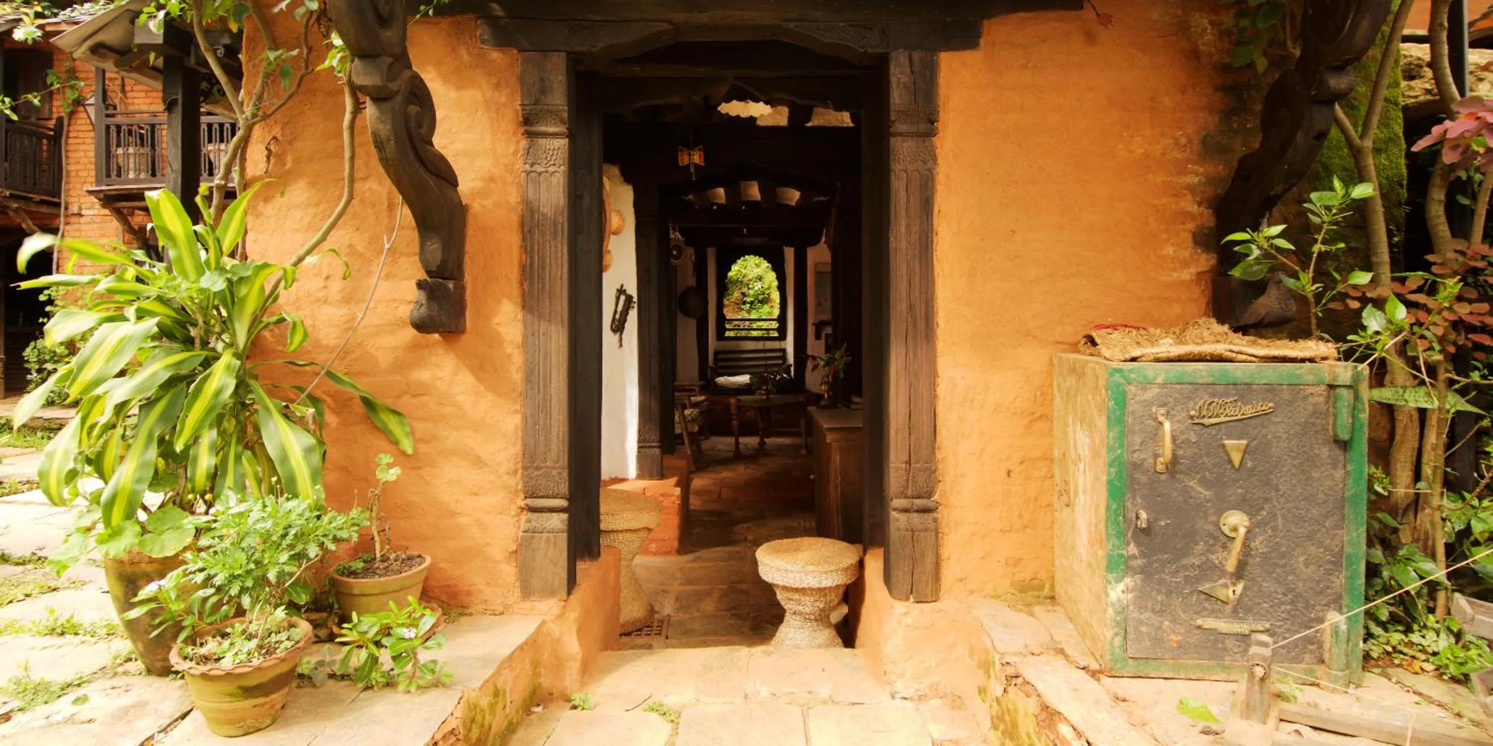 Facade/entrance in The Famous Farm