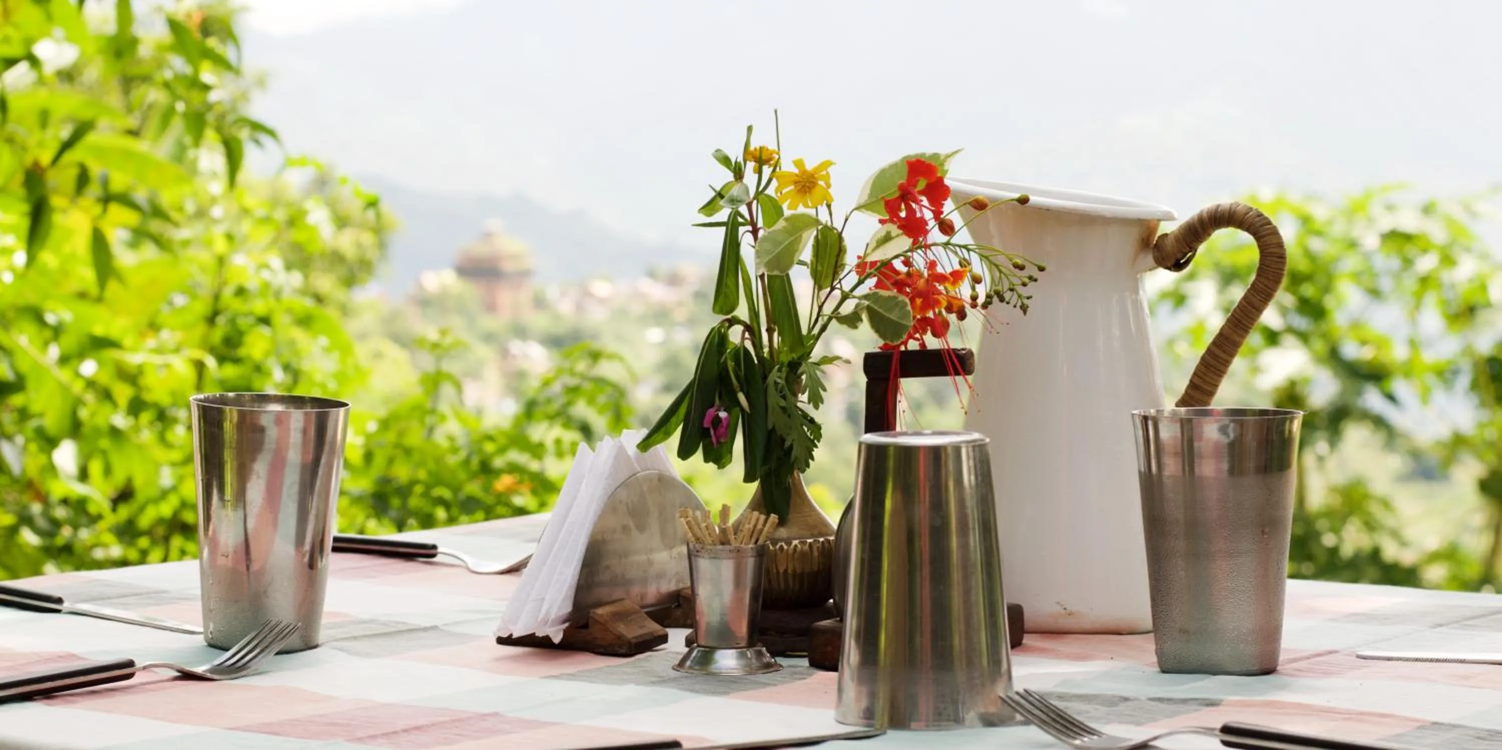 Restaurant/places to eat in The Famous Farm