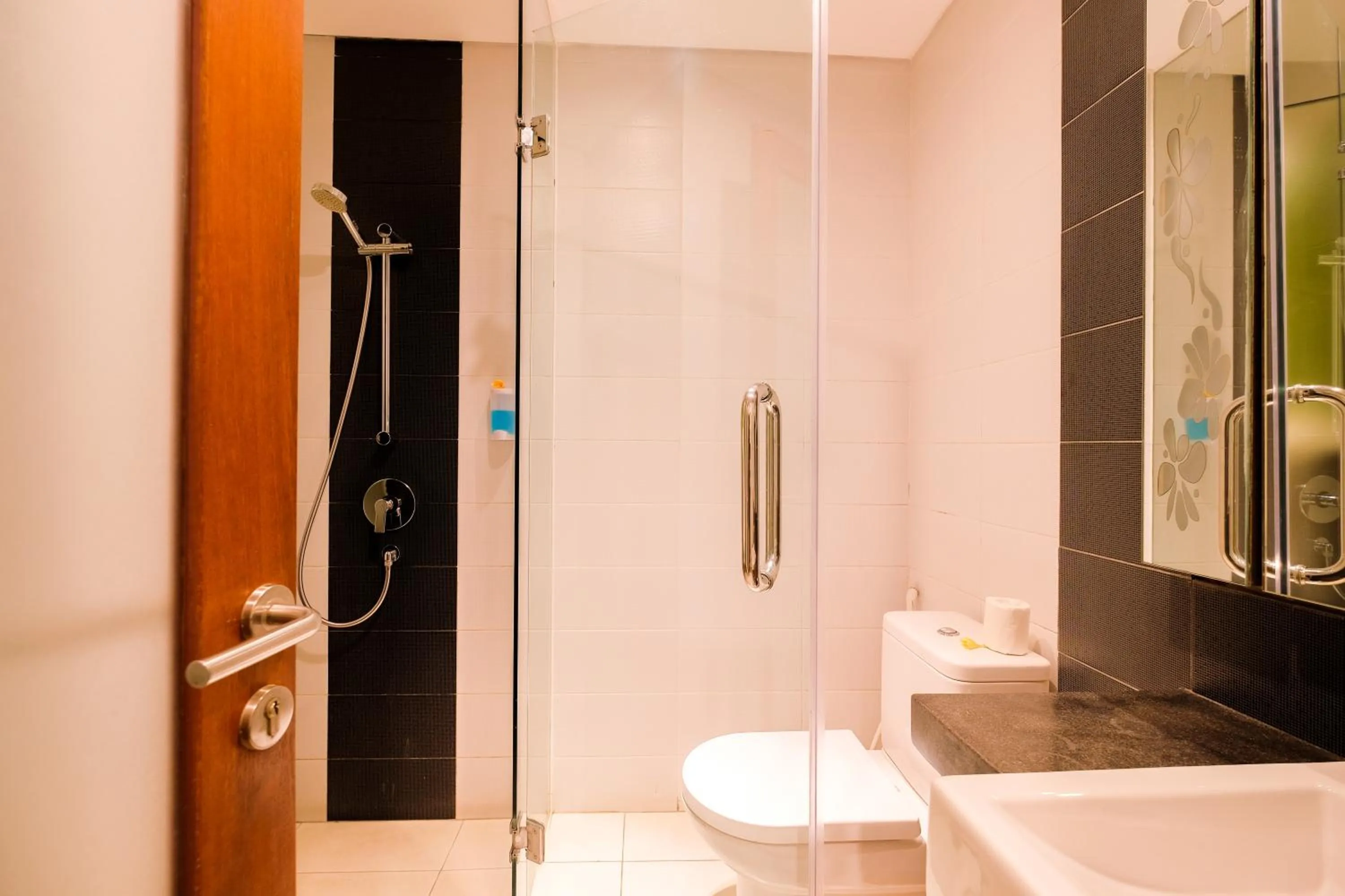 Shower in Papillon Echo Beach