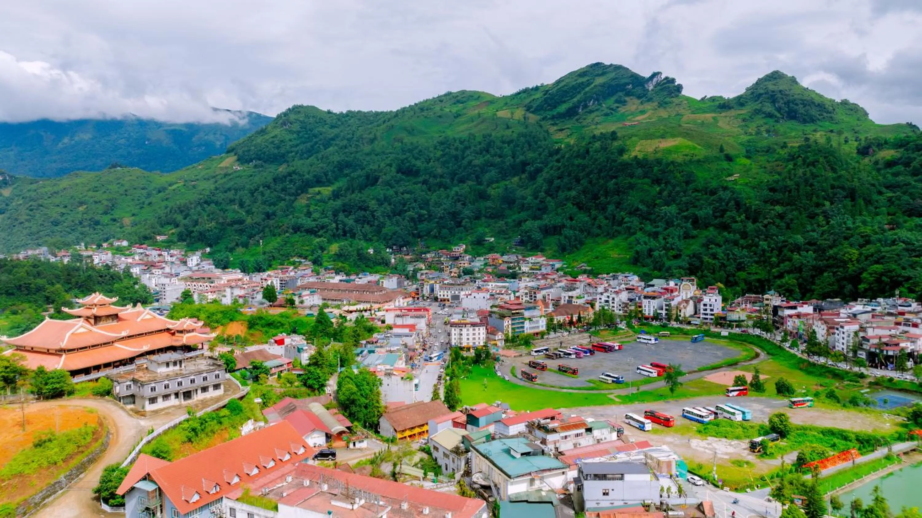 Property building in Sapa Village Hotel