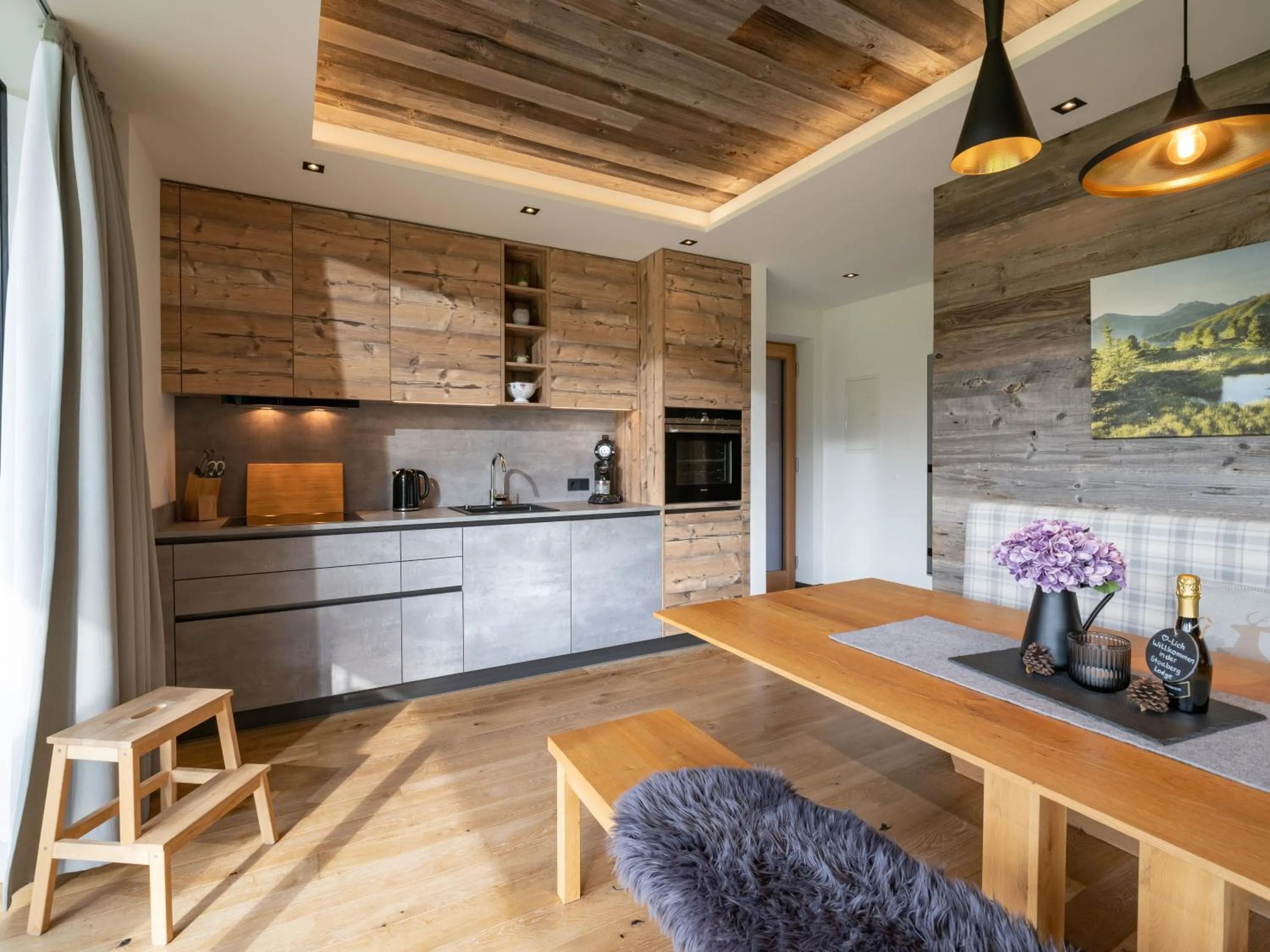 Stoaberg Lodge