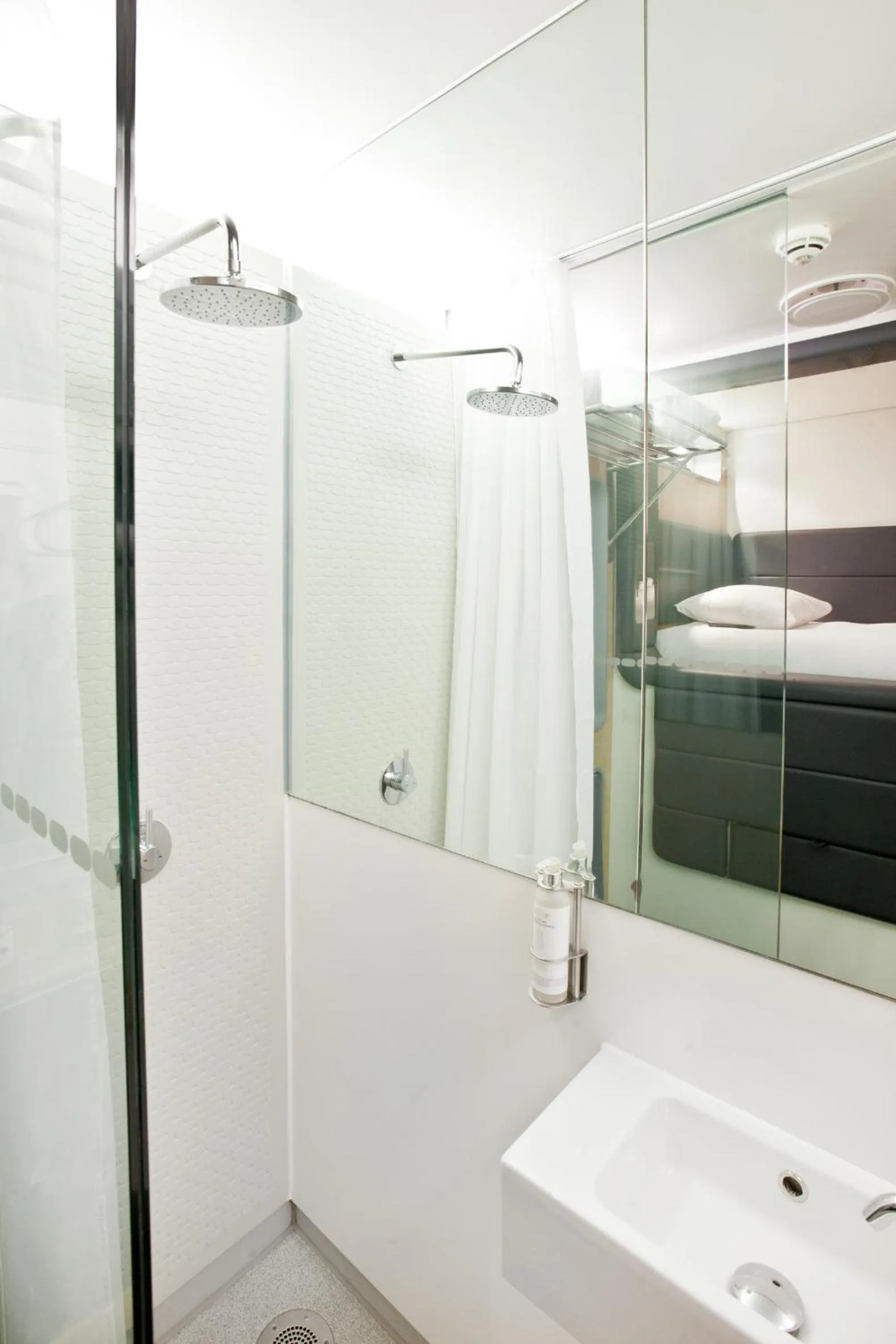 Bathroom in YOTELAIR Amsterdam Schiphol Transit Hotel