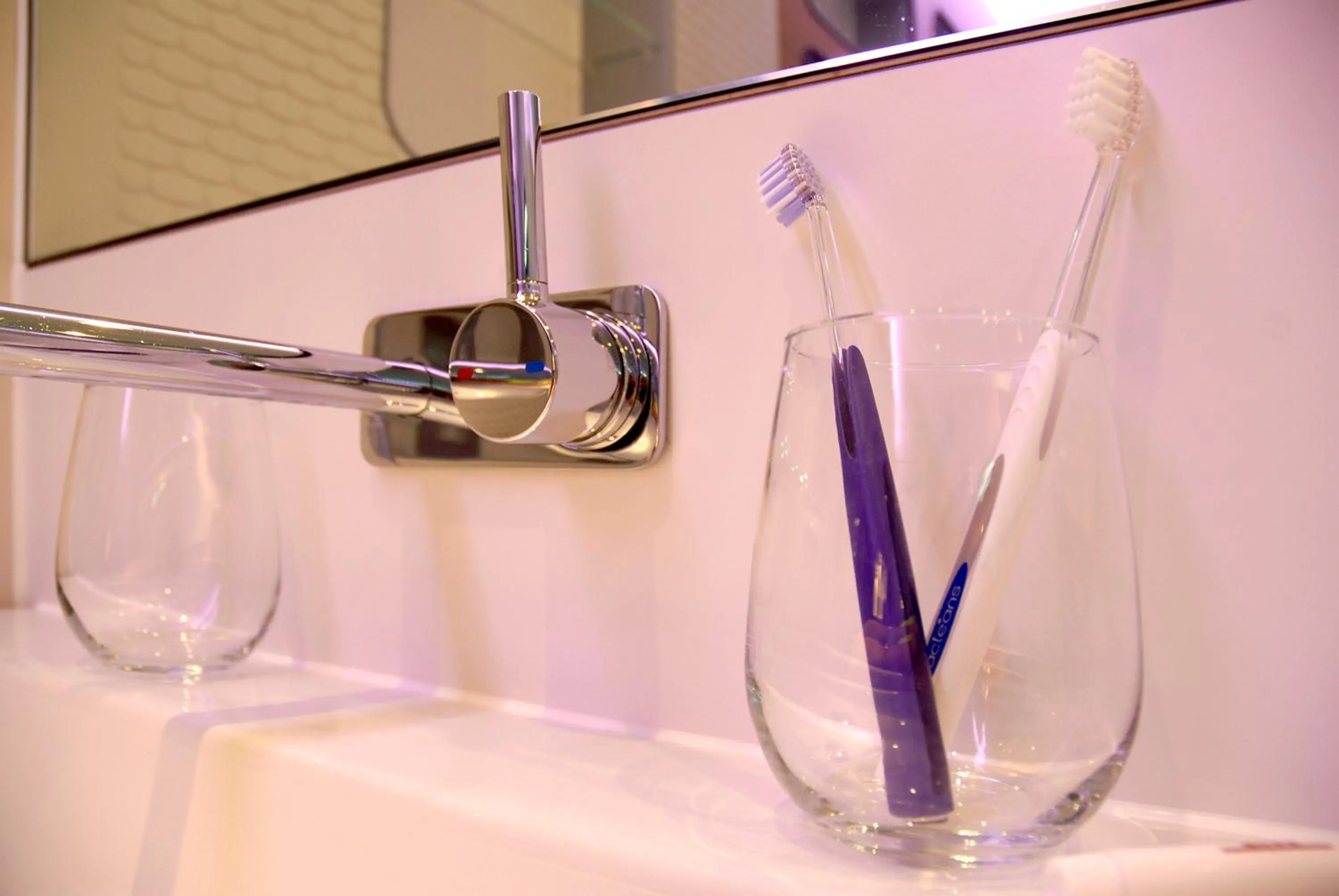 Bathroom in YOTELAIR Amsterdam Schiphol Transit Hotel