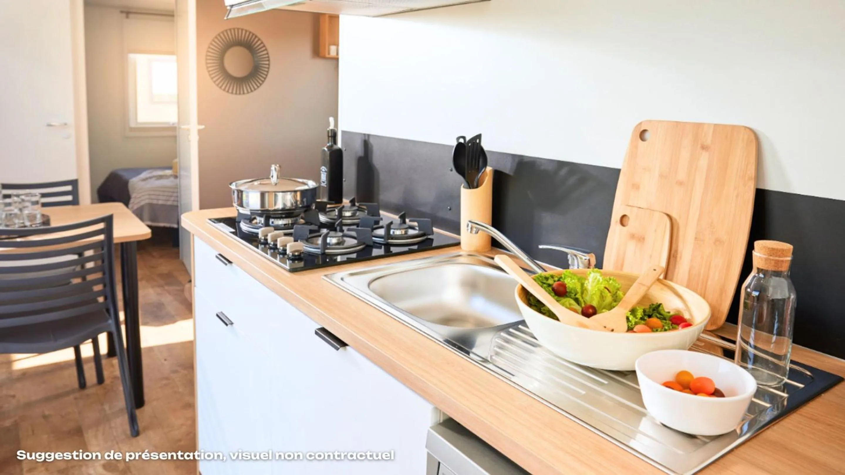 Kitchen or kitchenette in Camping Les Dunes