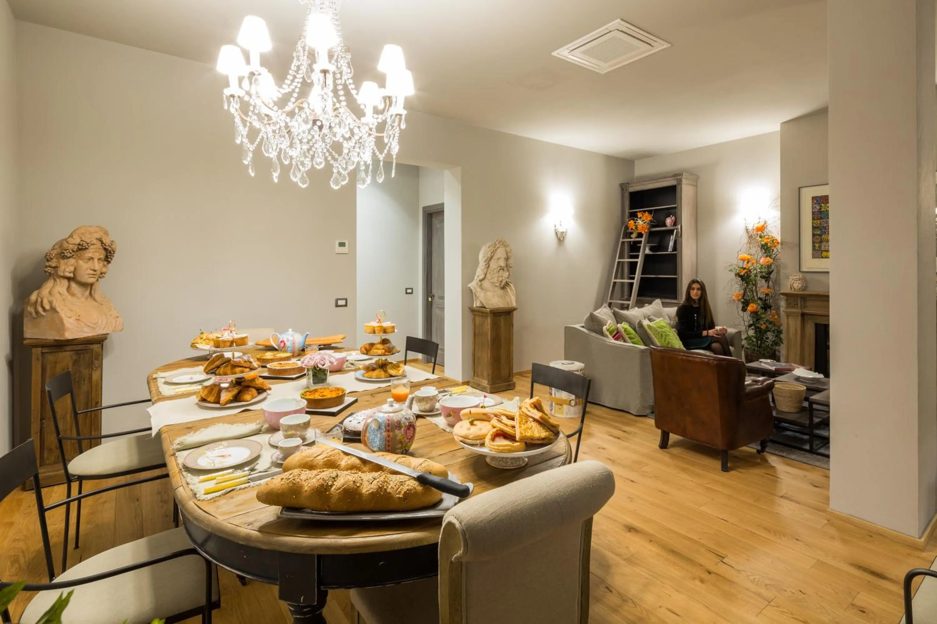 Buffet breakfast in Il Duomo Luxury Suite
