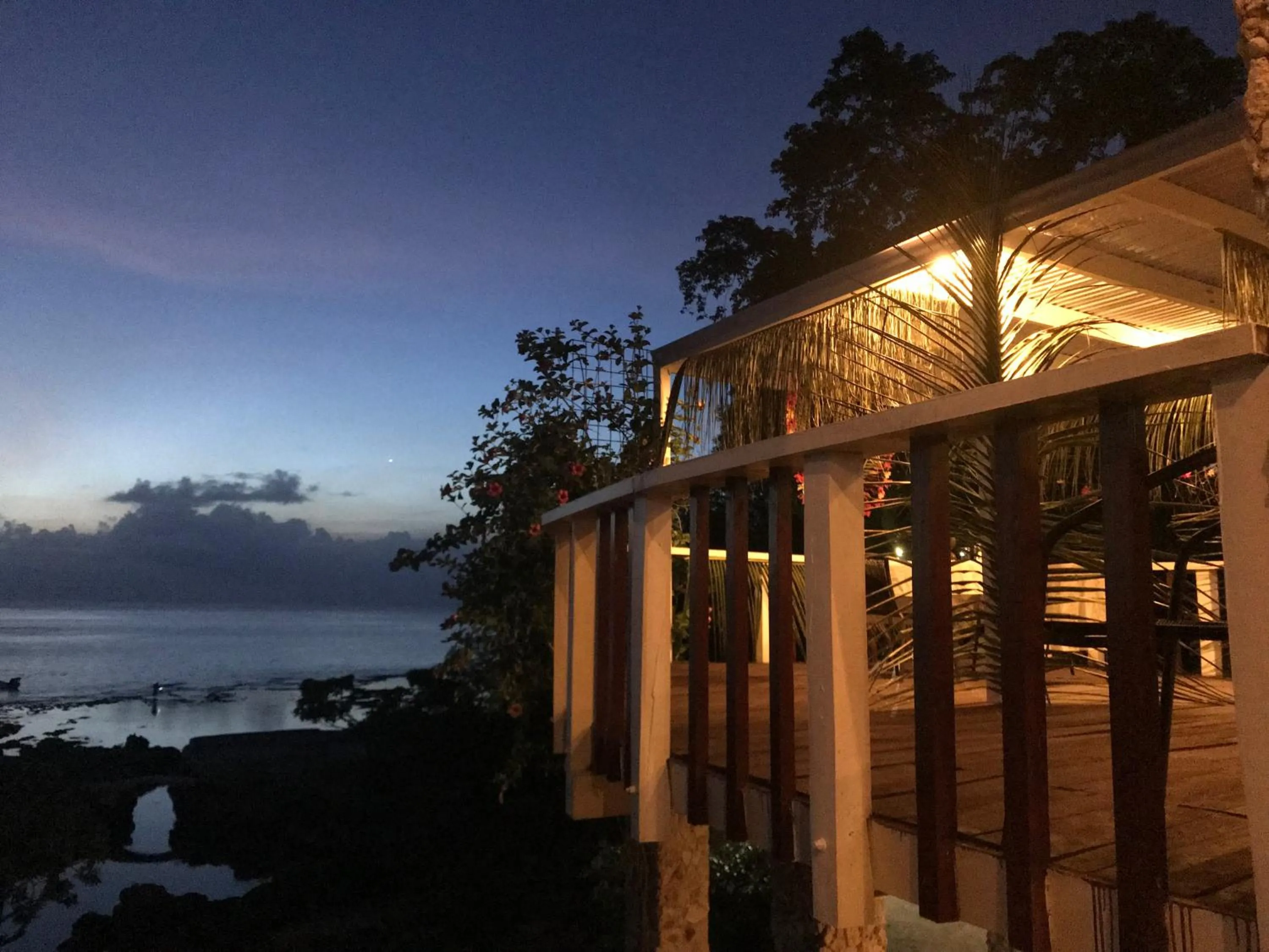 Restaurant/places to eat in Tanna Evergreen Resort & Tours