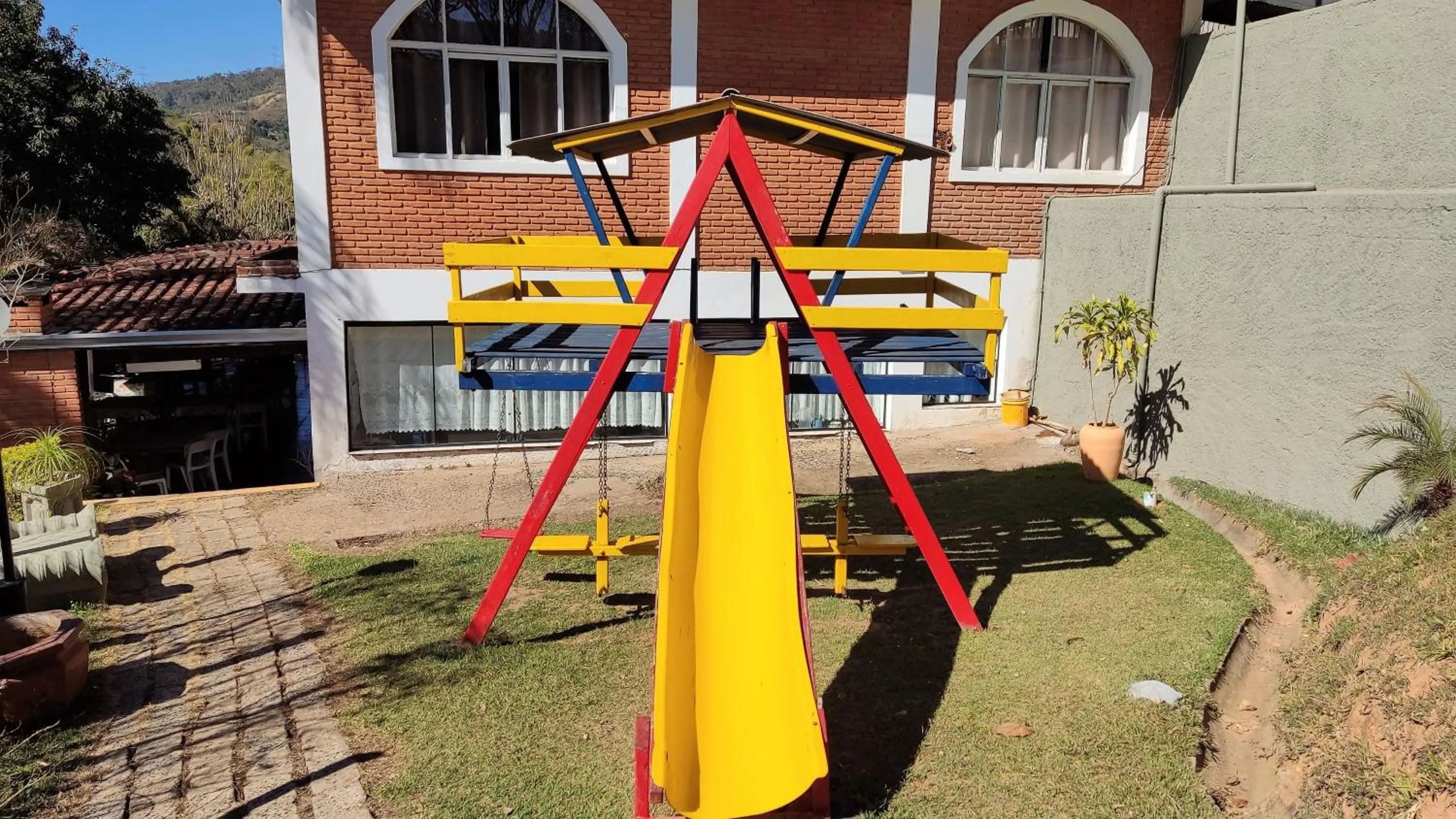 children in Chalés Vila da Serra